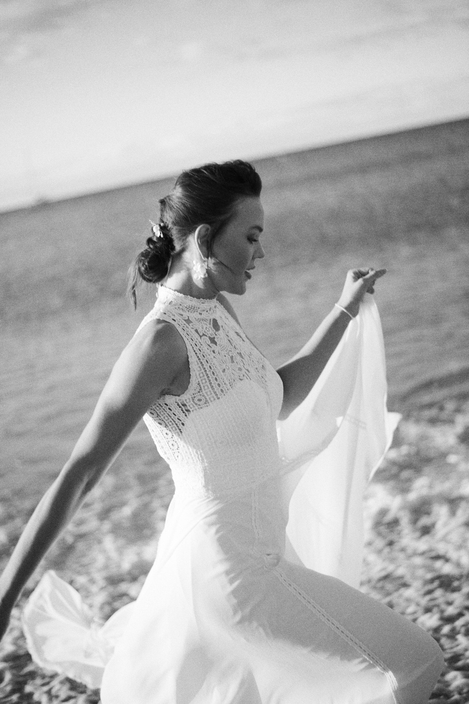 Wedding photographer Barcelona Bridal - photos with bridal dress