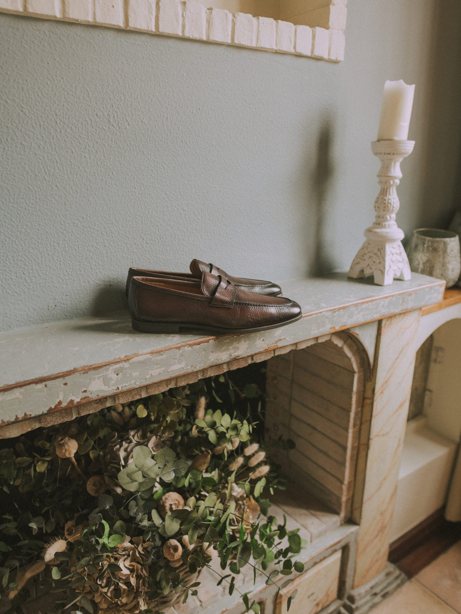 Wedding photographer in Barcelona at La Farinera with real wedding look Spain