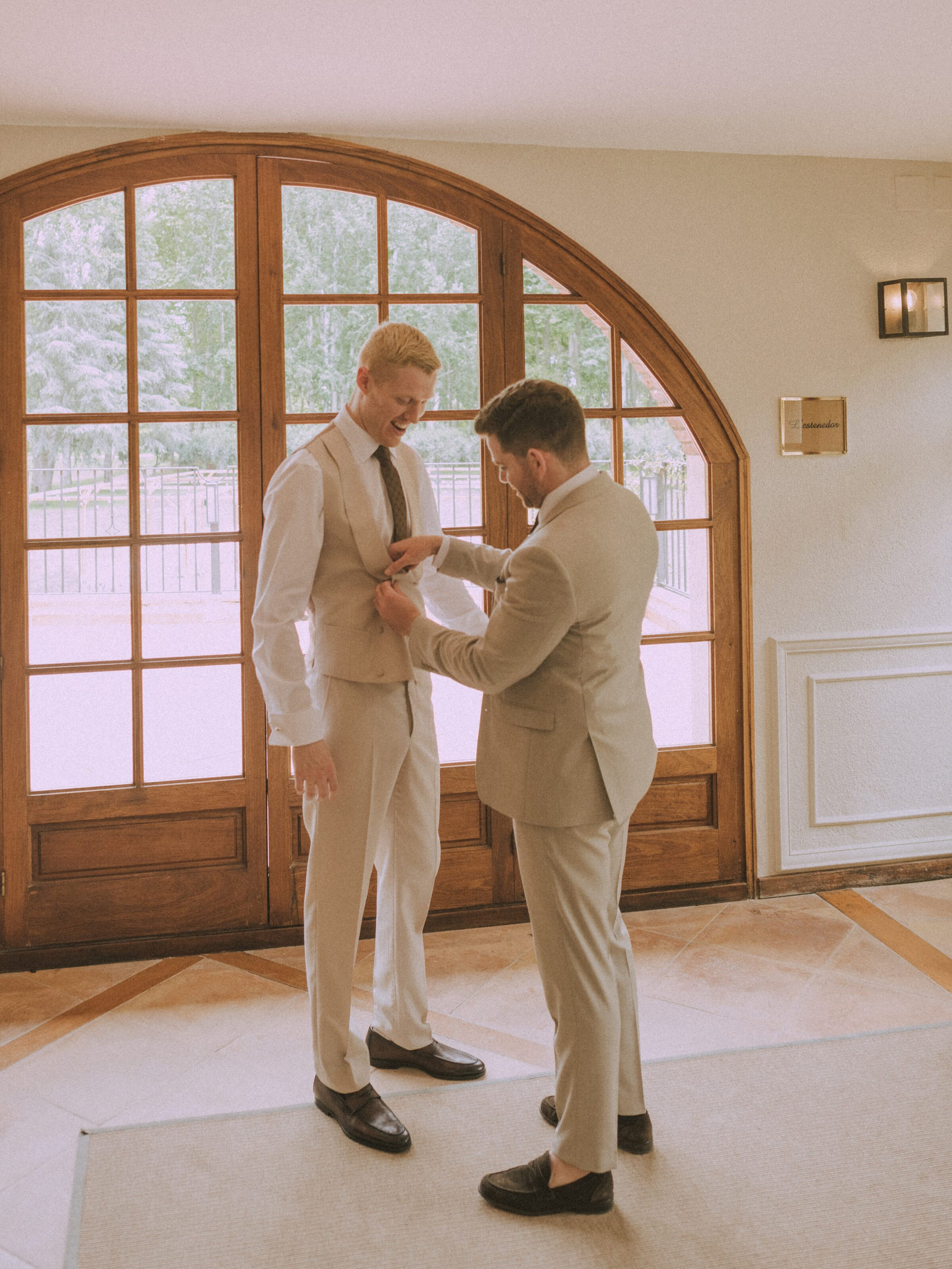 Wedding photographer in Barcelona at La Farinera with authentic wedding look Barcelona