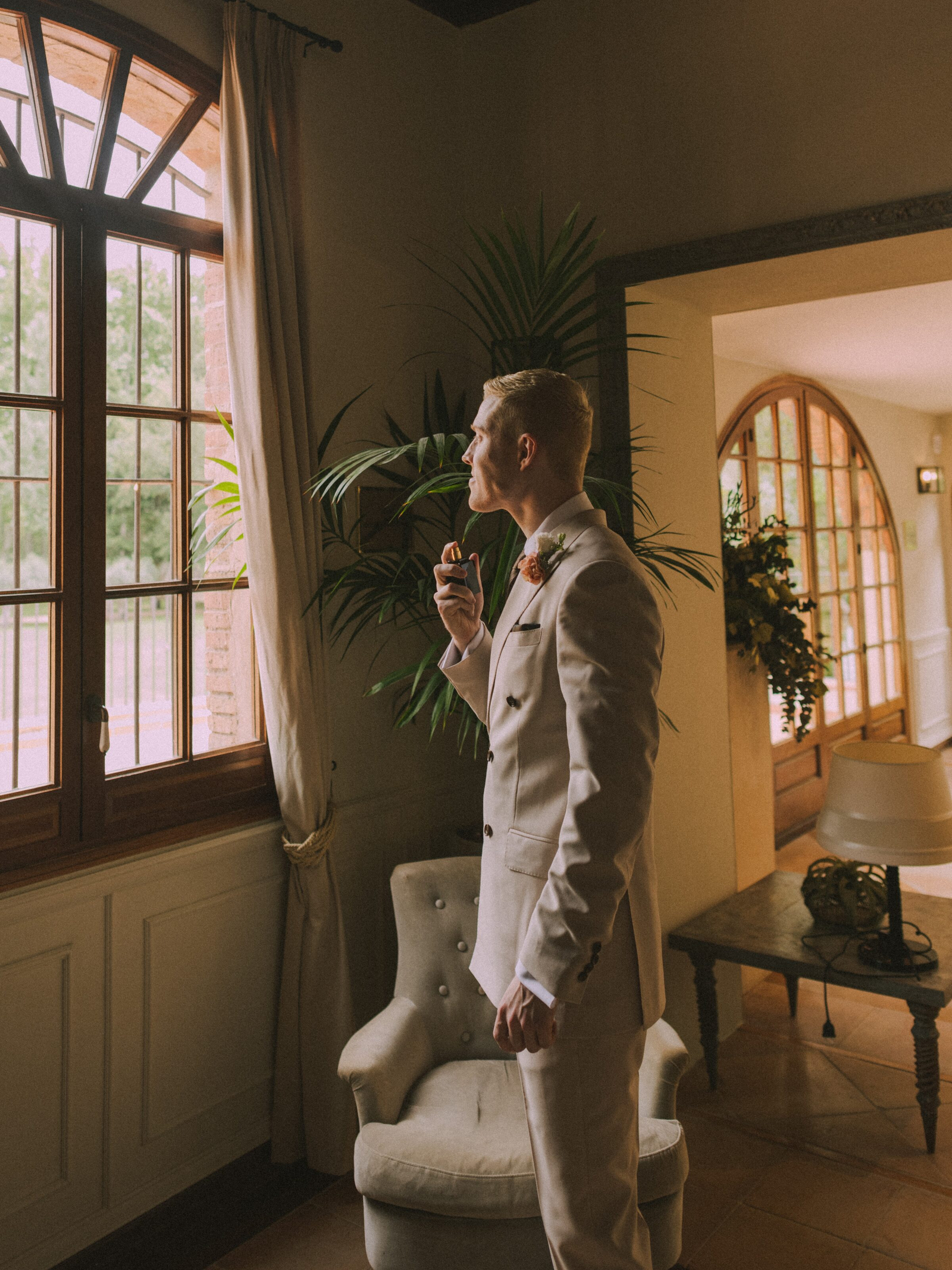 Wedding photographer in Barcelona at La Farinera with vintage wedding photography Barcelona