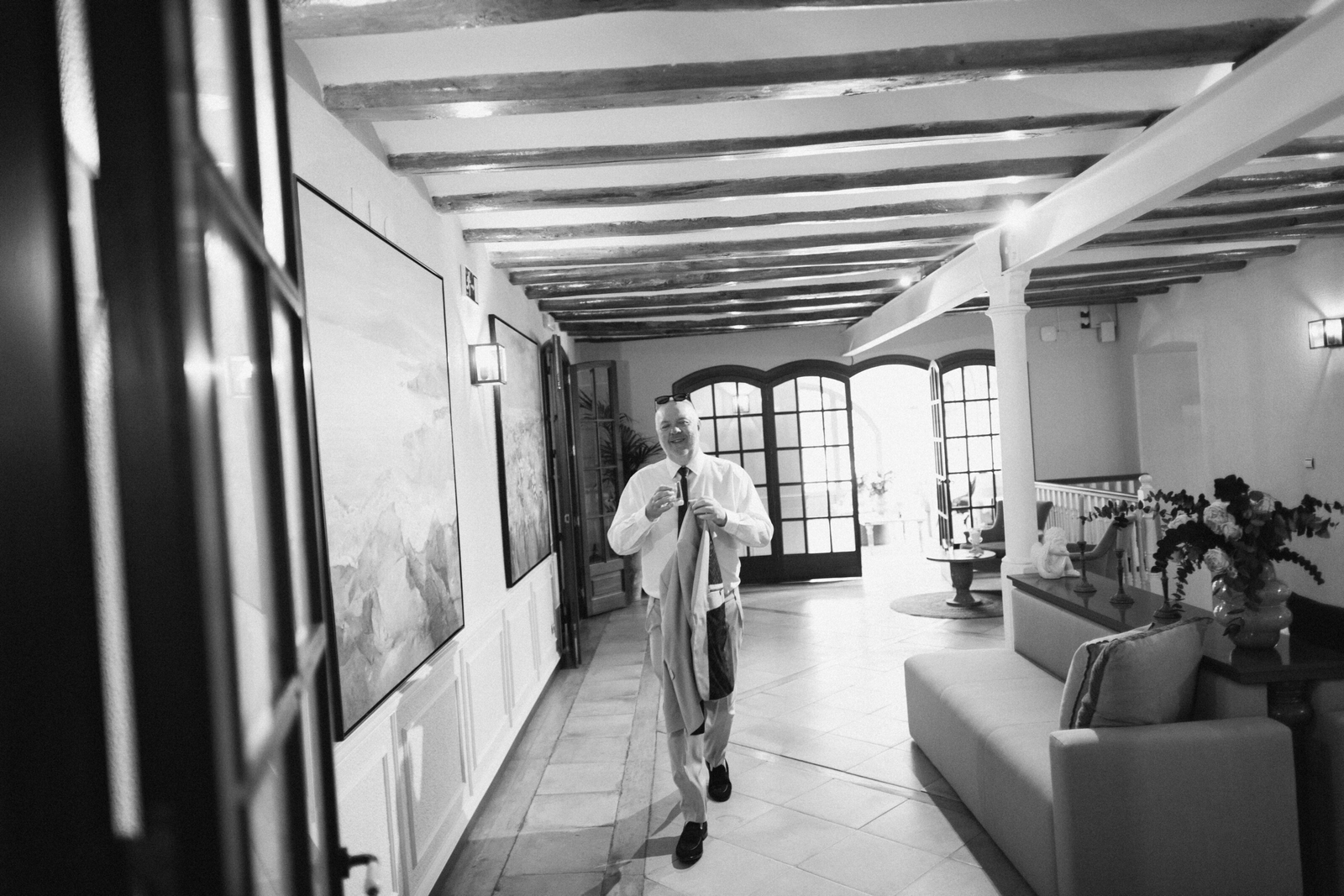 Wedding photographer in Barcelona at La Farinera with vintage wedding photographer