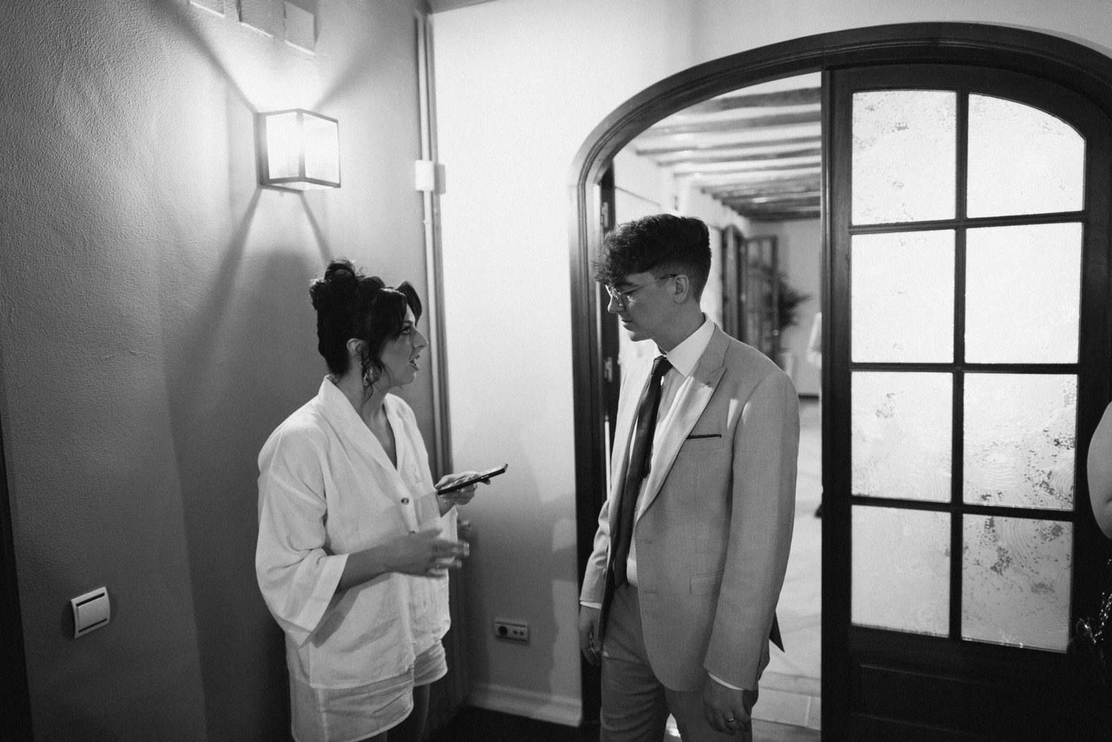 Wedding photographer in Barcelona at La Farinera with authentic wedding photo