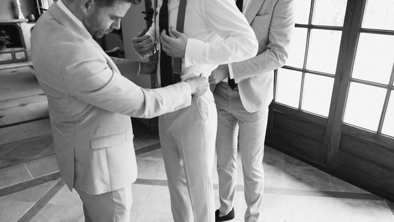 Wedding photographer in Barcelona at La Farinera with authentic wedding style