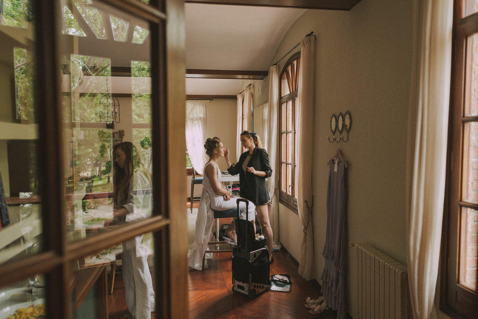 Wedding photographer in Barcelona at La Farinera with real wedding style