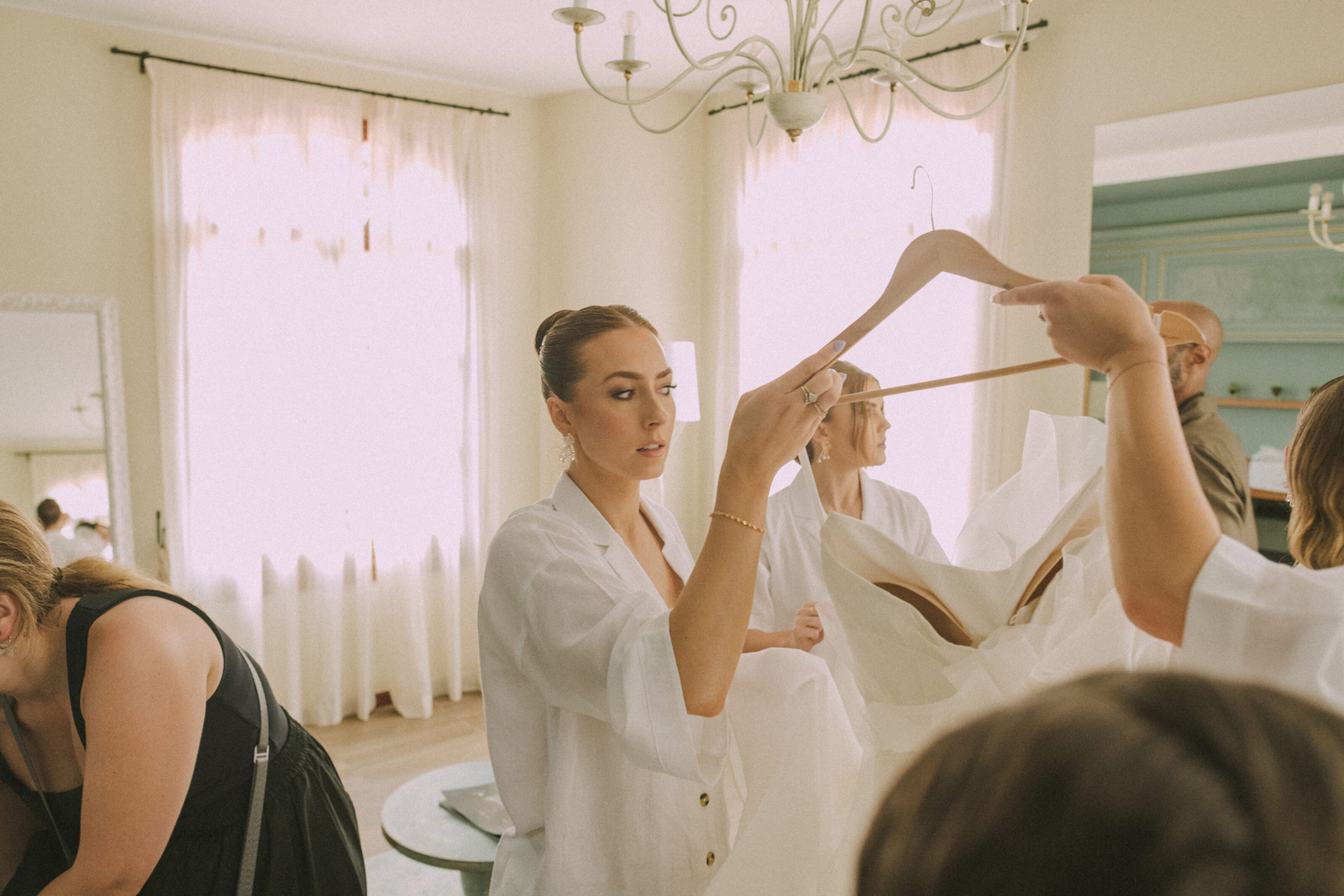 Wedding photographer in Barcelona at La Farinera with authentic photography