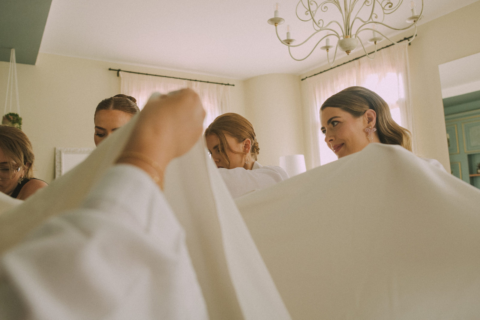 Wedding photographer in Barcelona at La Farinera with analog photography