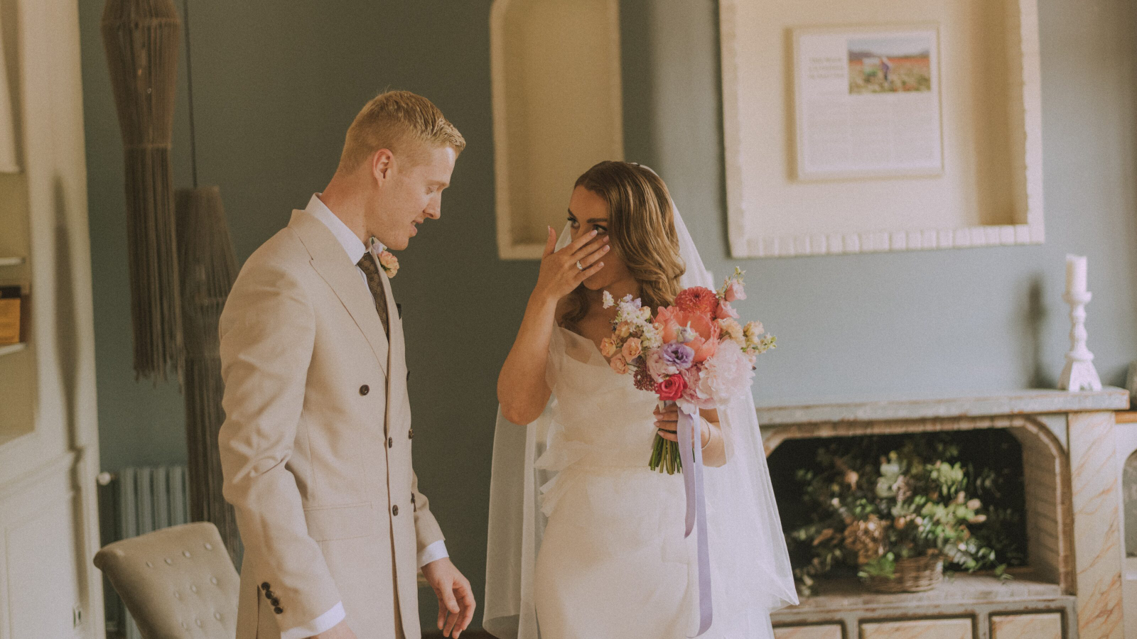 Wedding photographer in Barcelona at La Farinera with candid wedding photography Barcelona