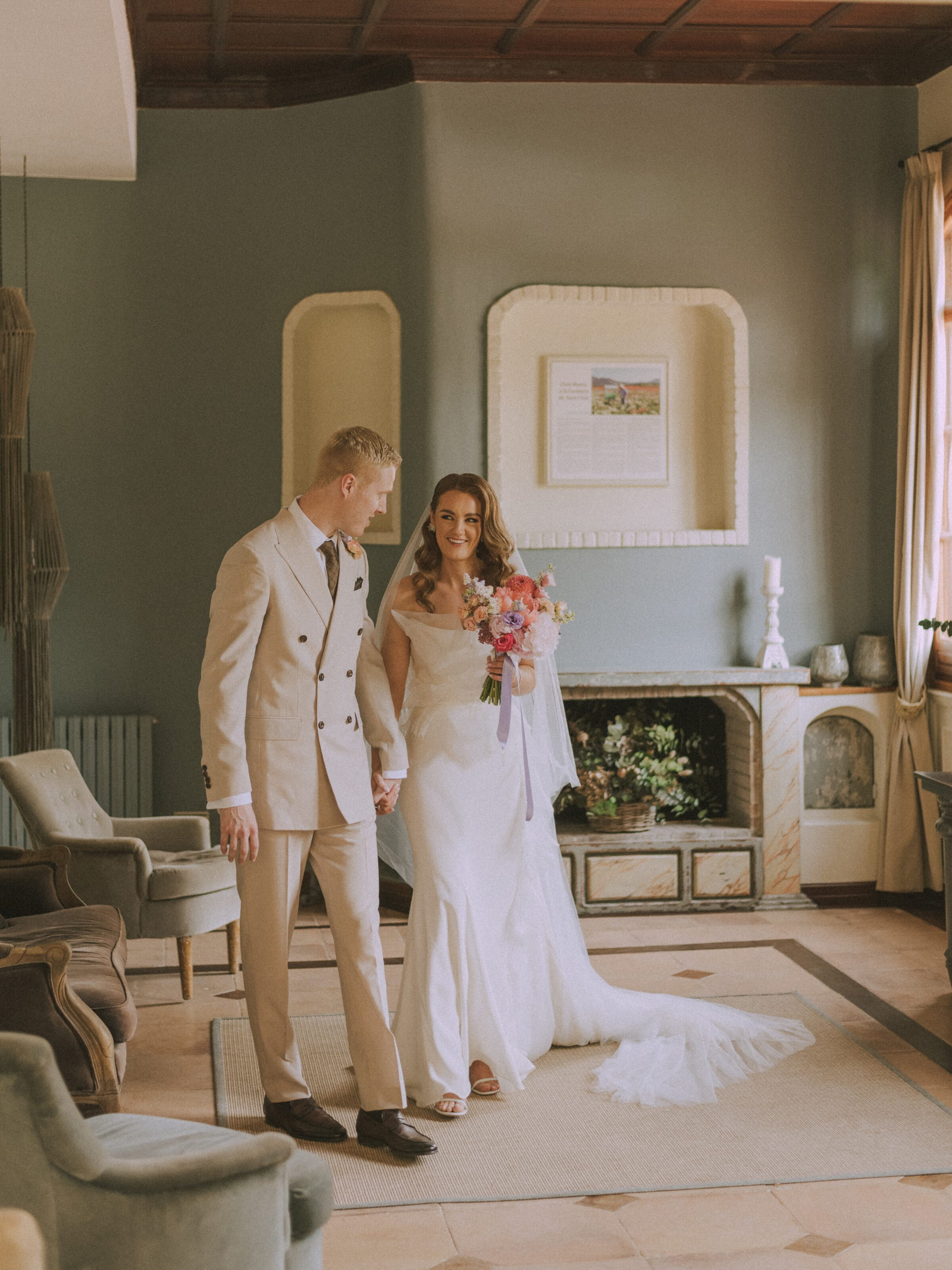 Wedding photographer in Barcelona at La Farinera with authentic wedding photographer