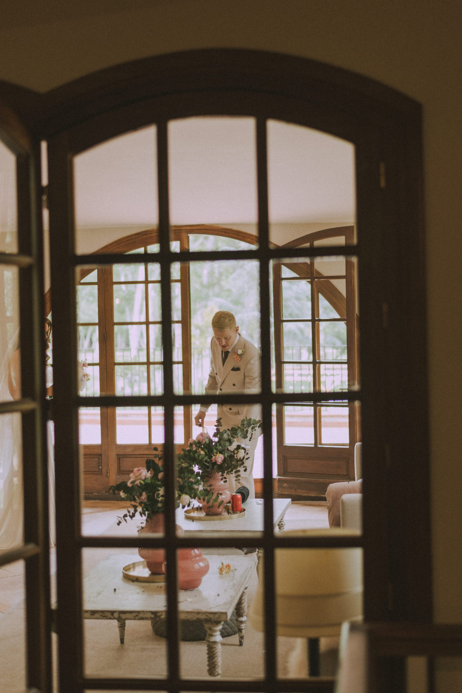 Wedding photographer in Barcelona at La Farinera with authentic wedding photo