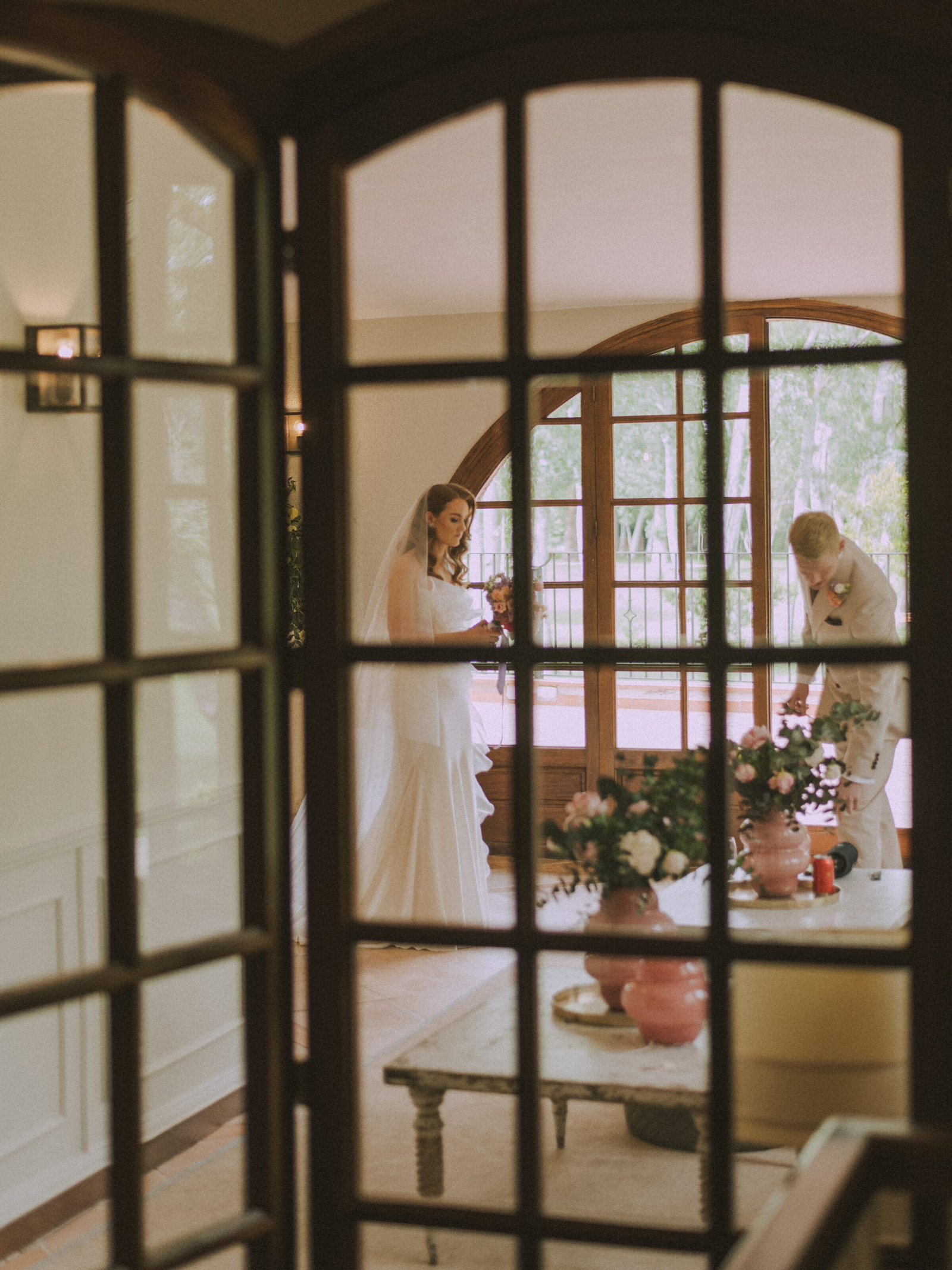 Wedding photographer in Barcelona at La Farinera with professional wedding photo
