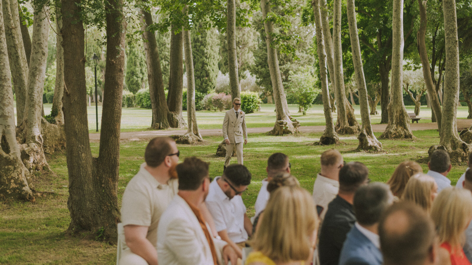 Wedding photographer in Barcelona at La Farinera with analog wedding photo