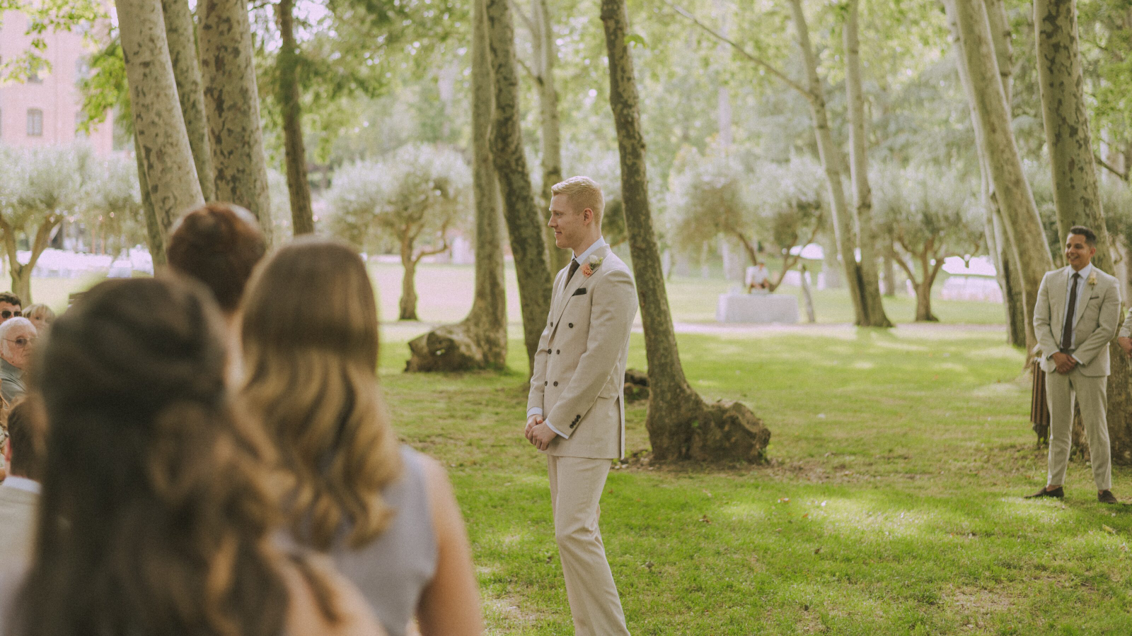 Wedding photographer in Barcelona at La Farinera with analog wedding look