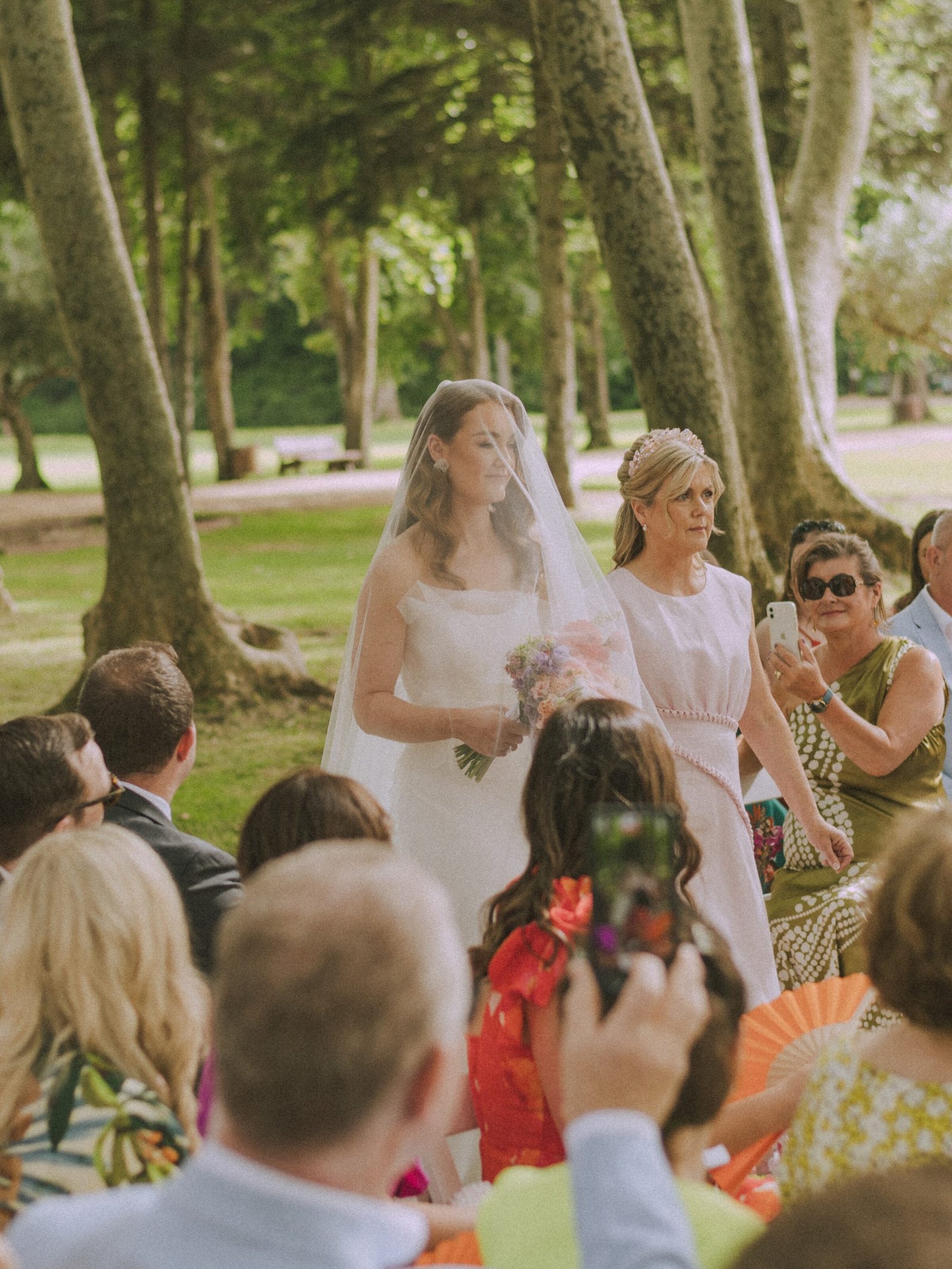Wedding photographer in Barcelona at La Farinera with analog wedding style