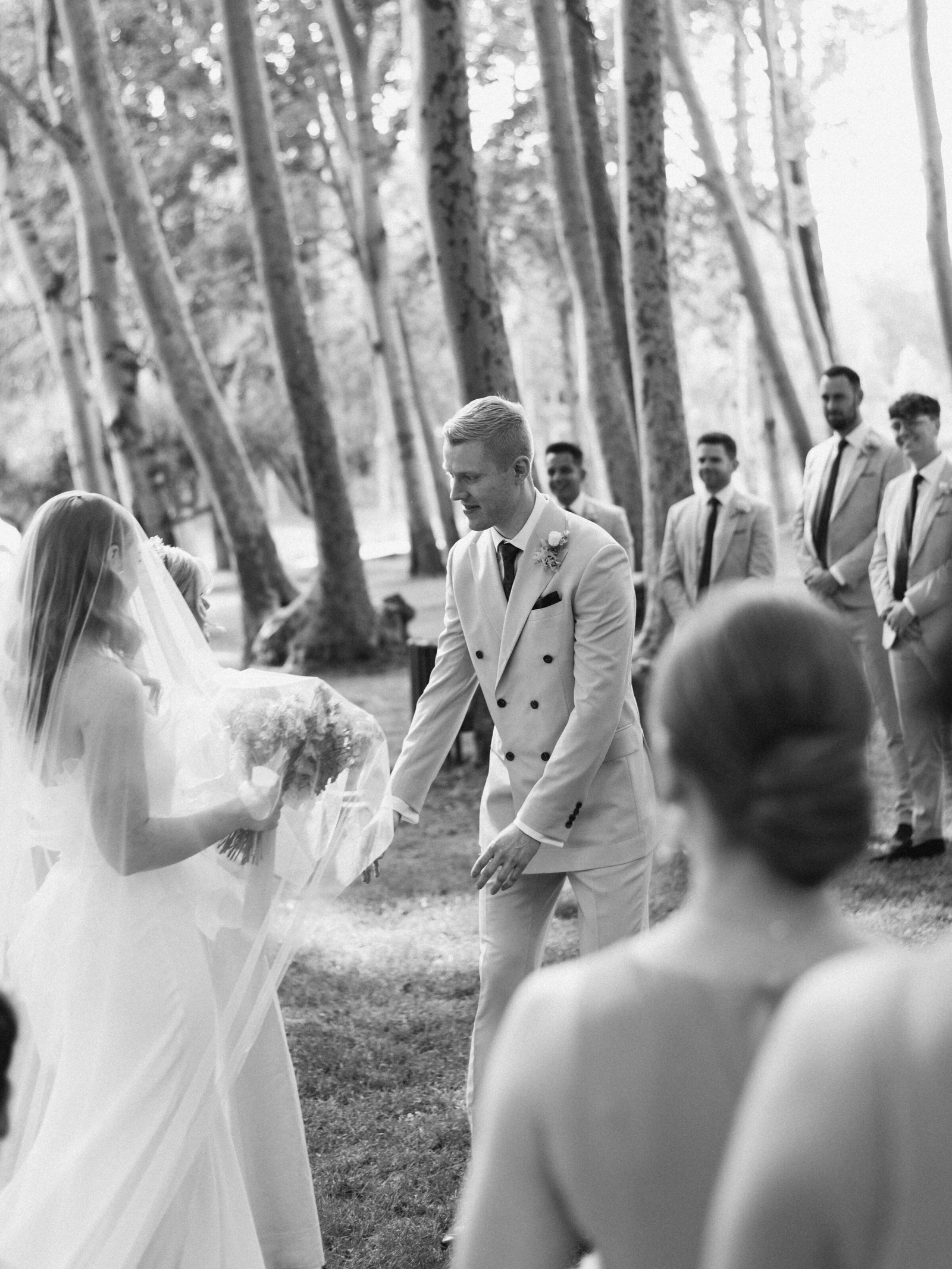 Wedding photographer in Barcelona at La Farinera with candid wedding style
