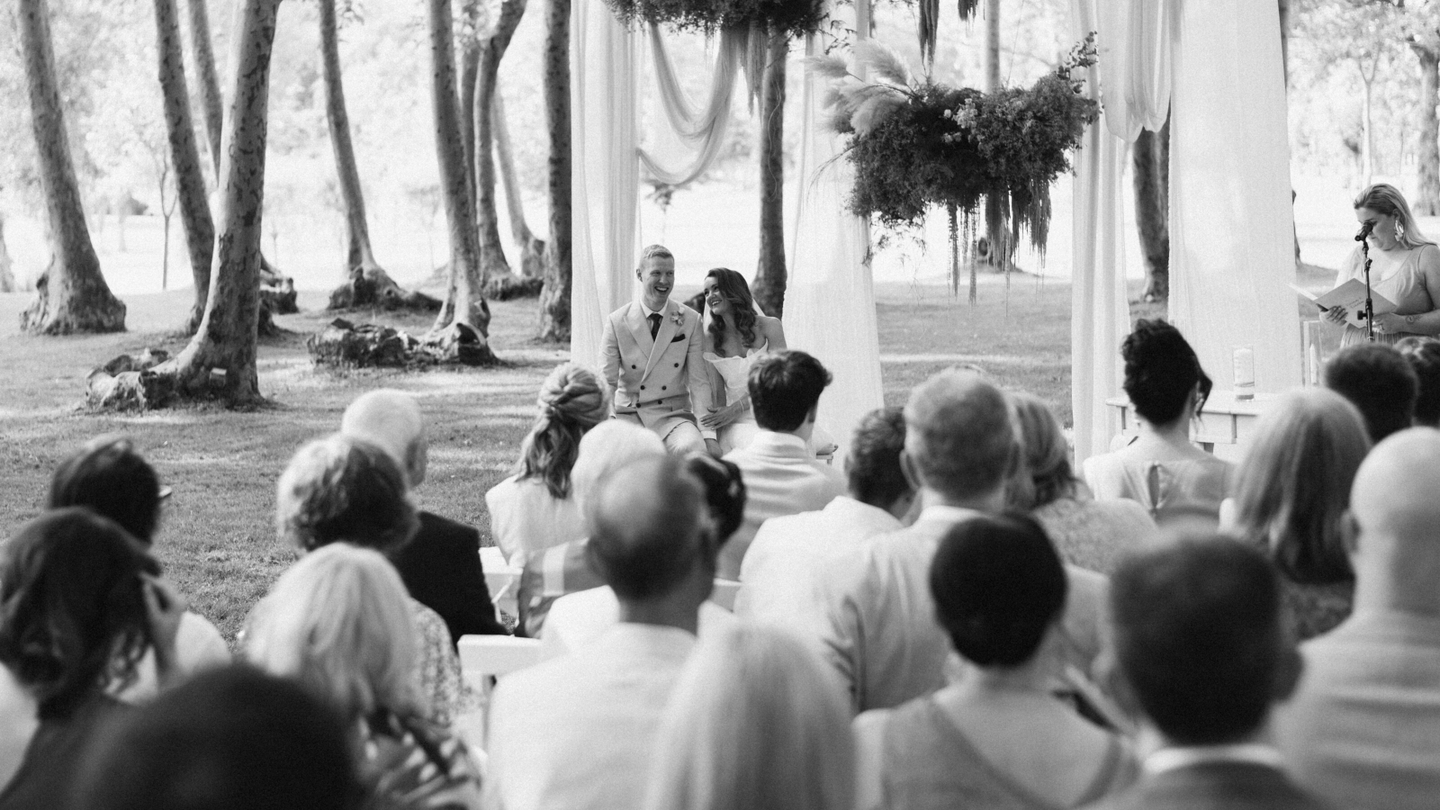 Wedding photographer in Barcelona at La Farinera with analog photography
