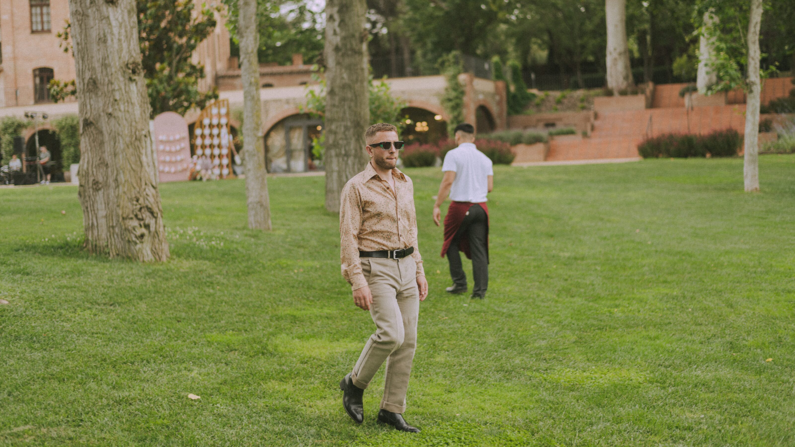 Wedding photographer in Barcelona at La Farinera with real wedding look Barcelona