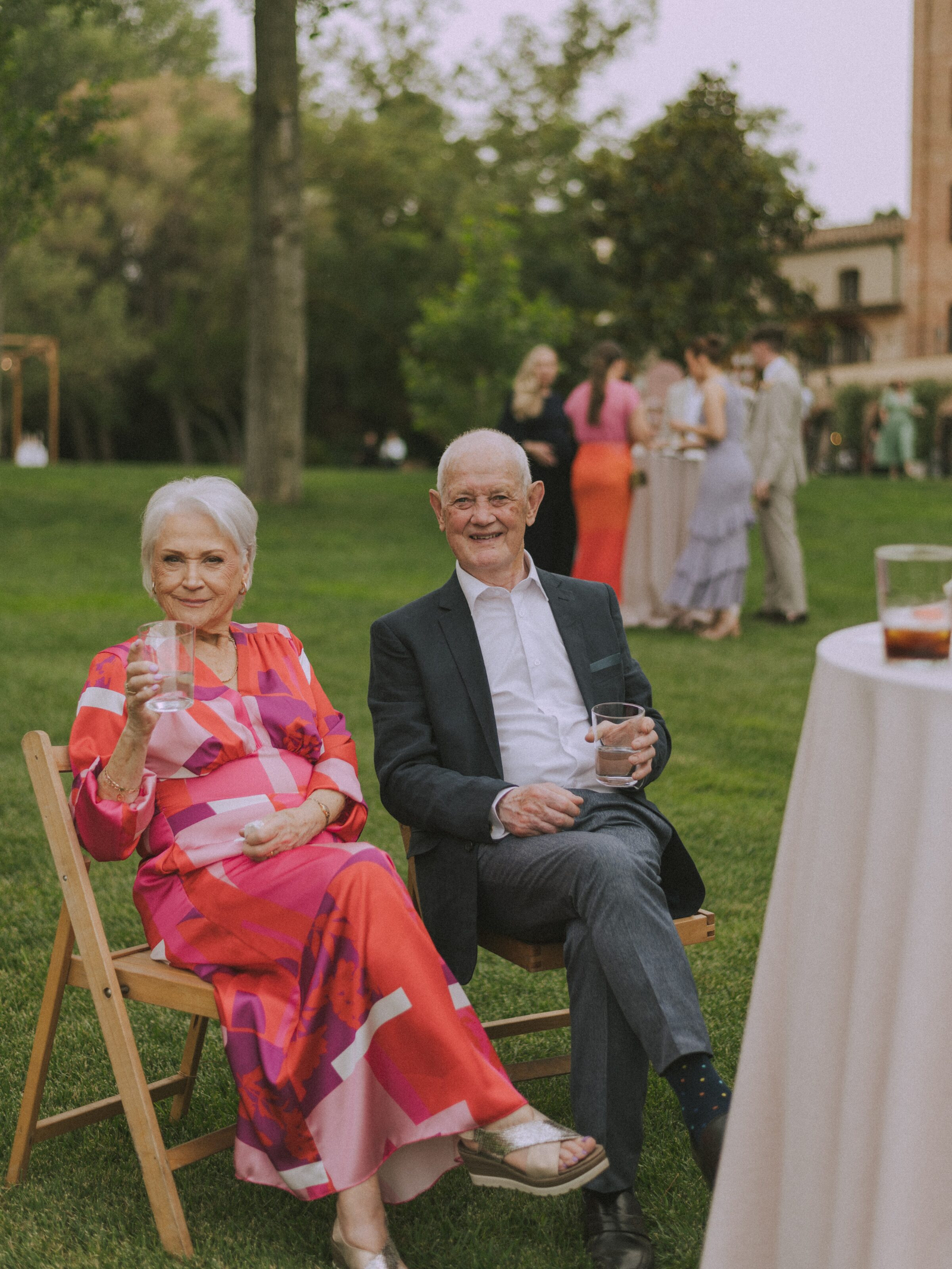 Wedding photographer in Barcelona at La Farinera with candid wedding style Barcelona