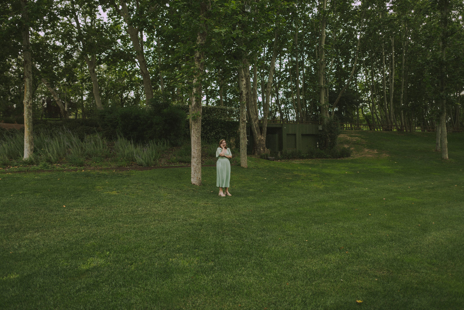 Wedding photographer in Barcelona at La Farinera with authentic wedding photographer