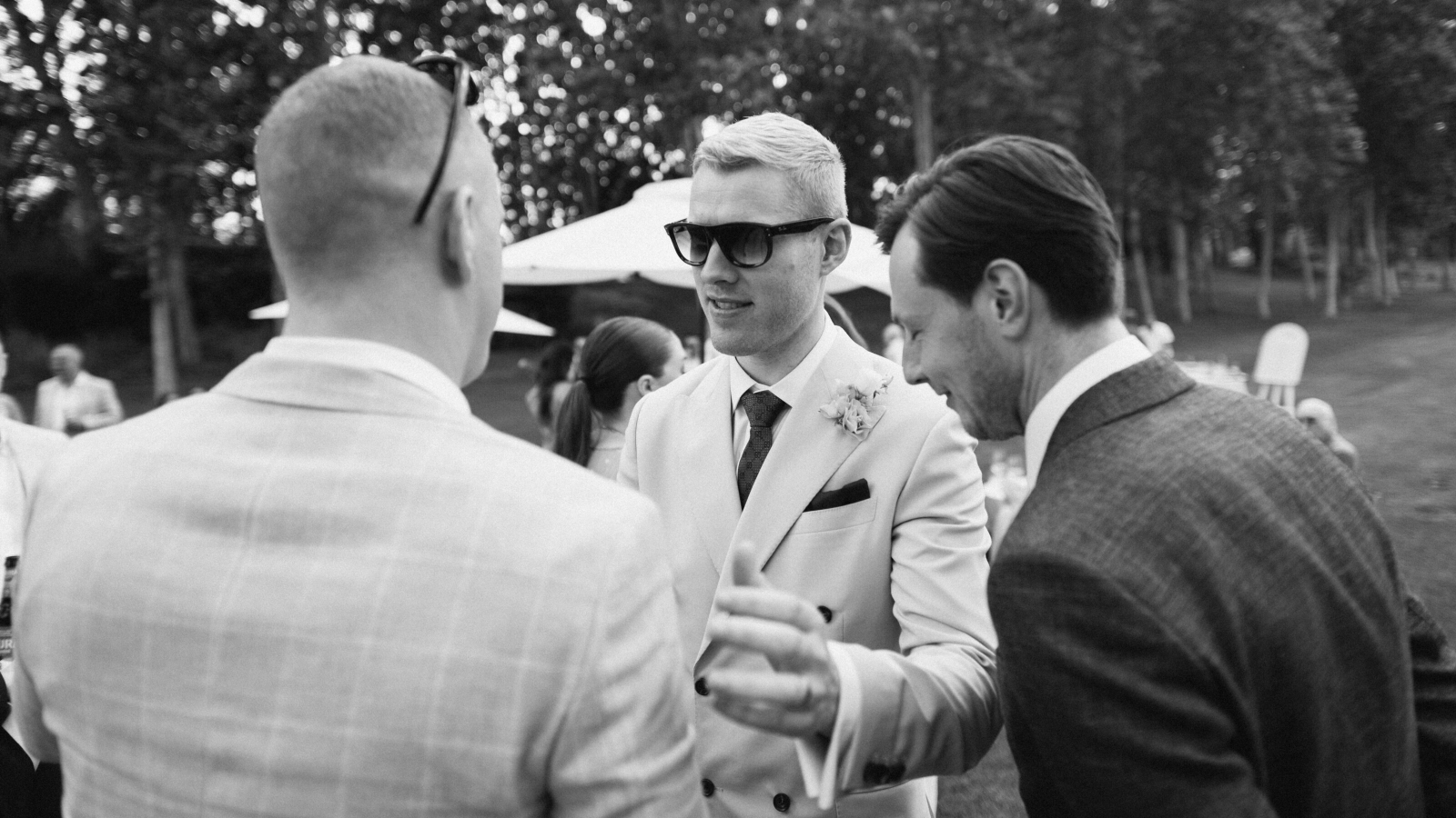 Wedding photographer in Barcelona at La Farinera with authentic wedding look