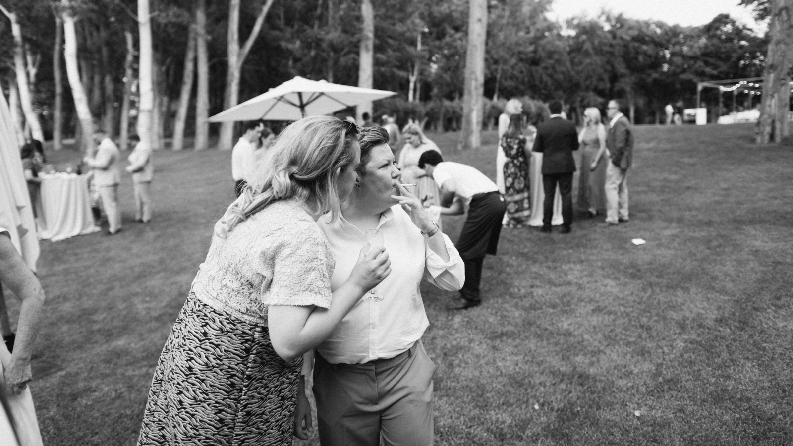 Wedding photographer in Barcelona at La Farinera with analog wedding style