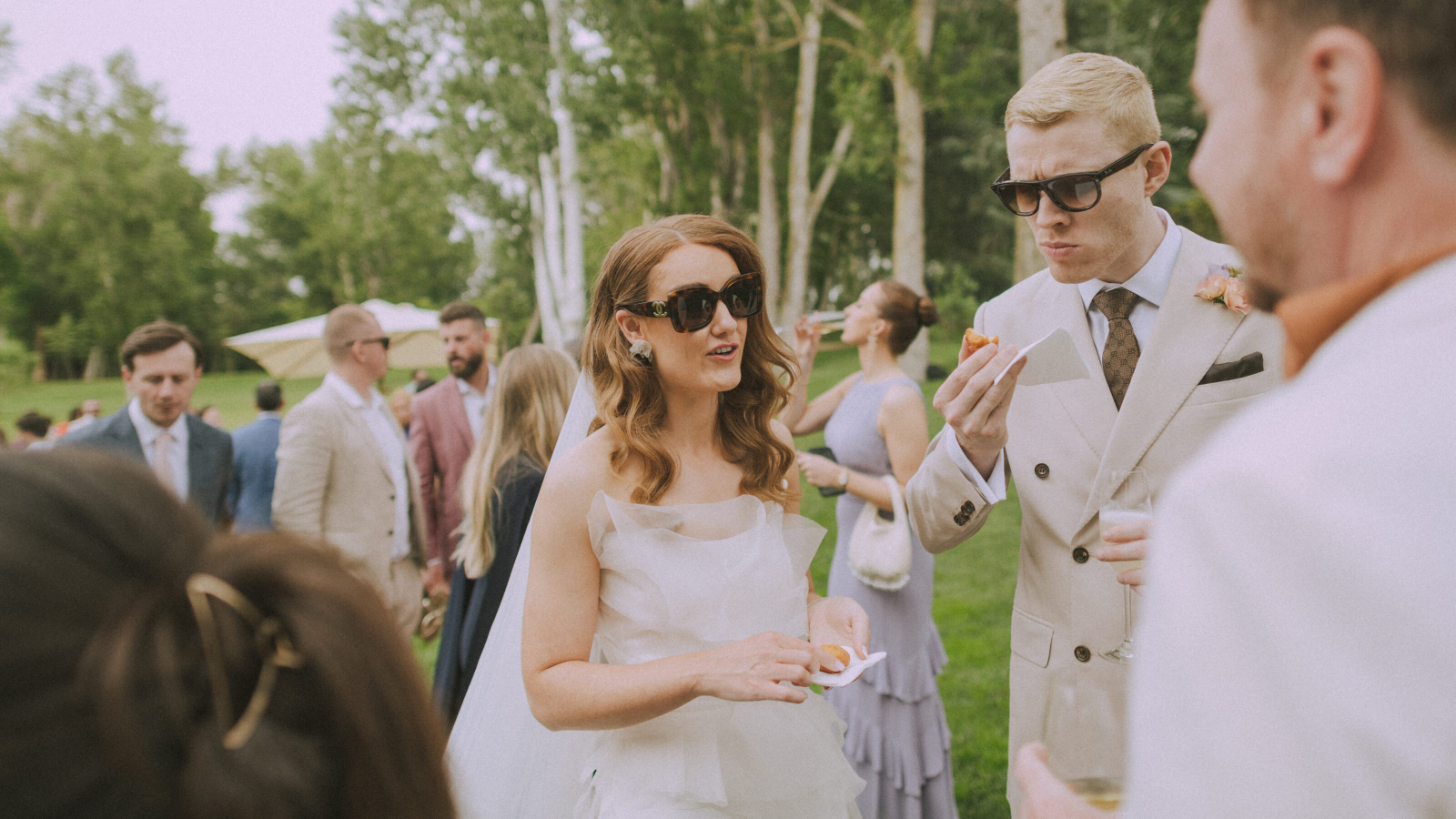 Wedding photographer in Barcelona at La Farinera with real wedding style