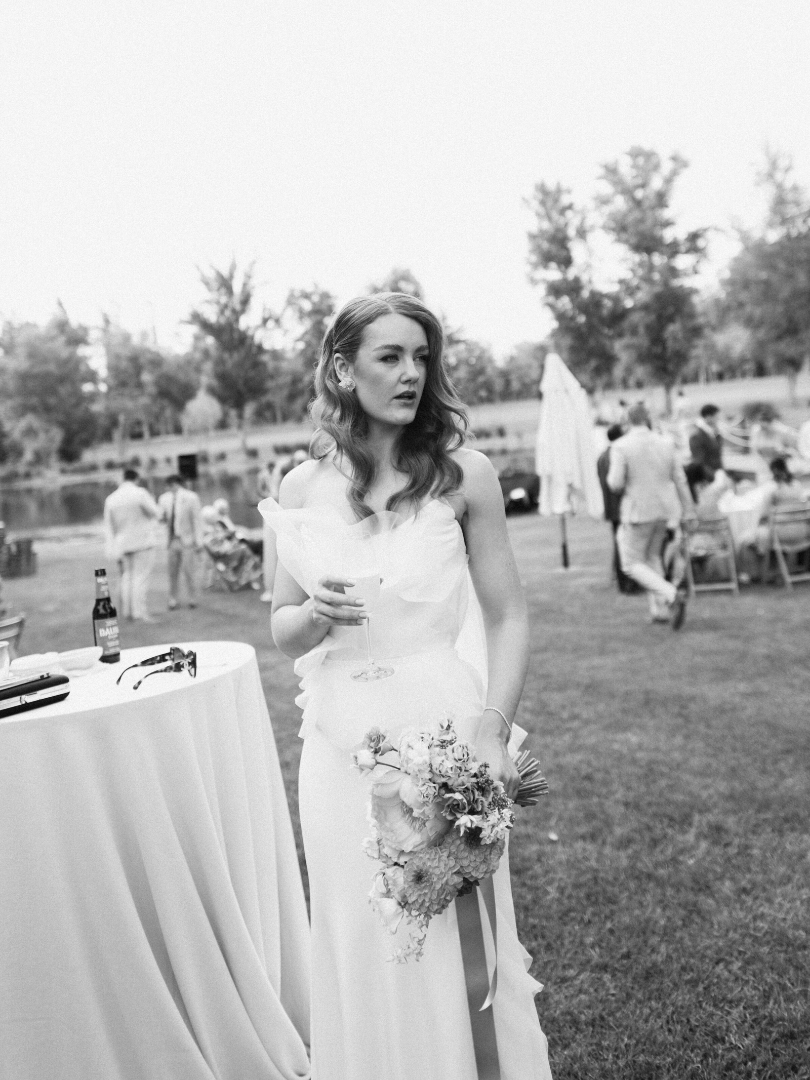 Wedding photographer in Barcelona at La Farinera with vintage wedding style