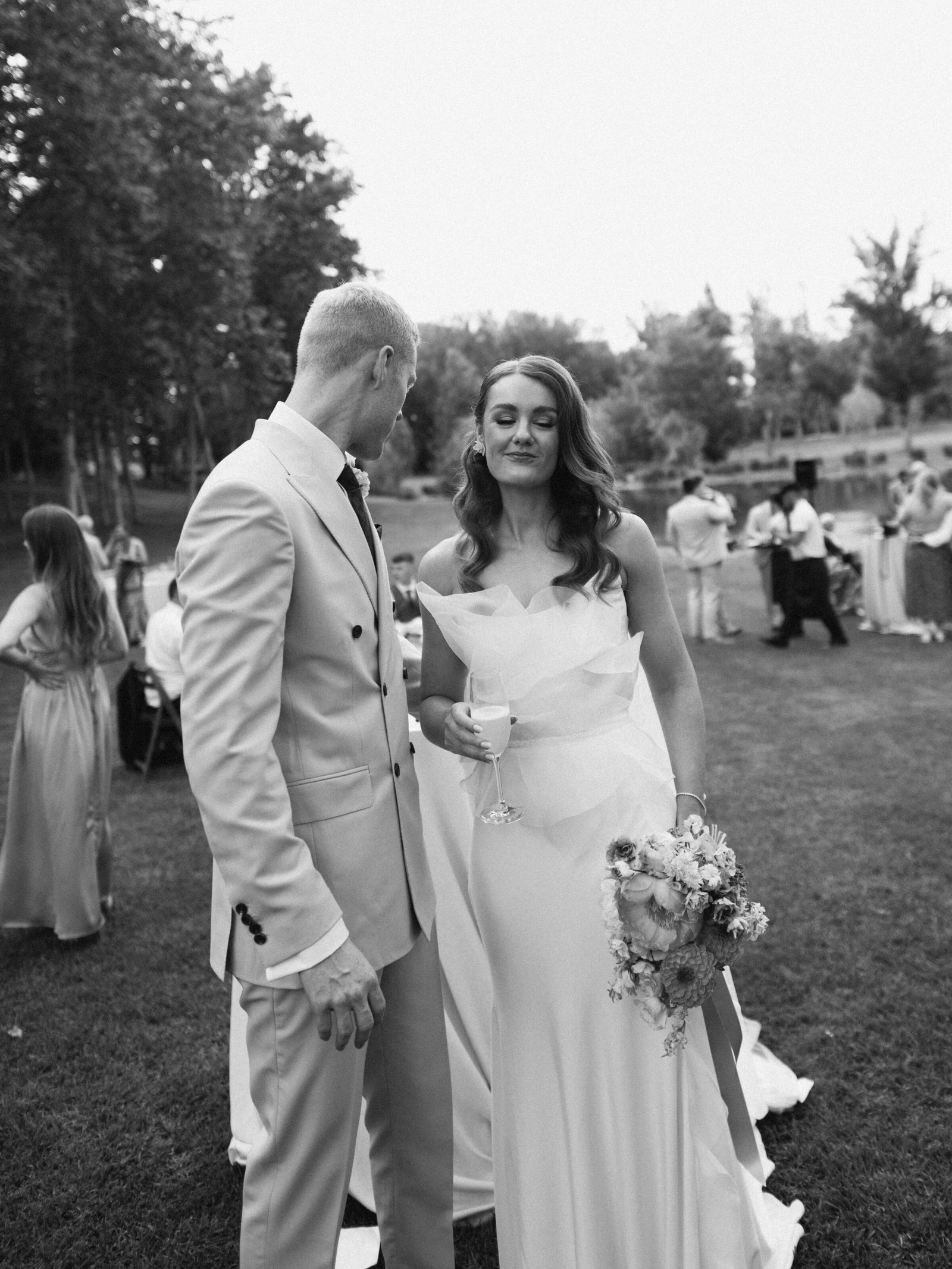 Wedding photographer in Barcelona at La Farinera with real wedding photography