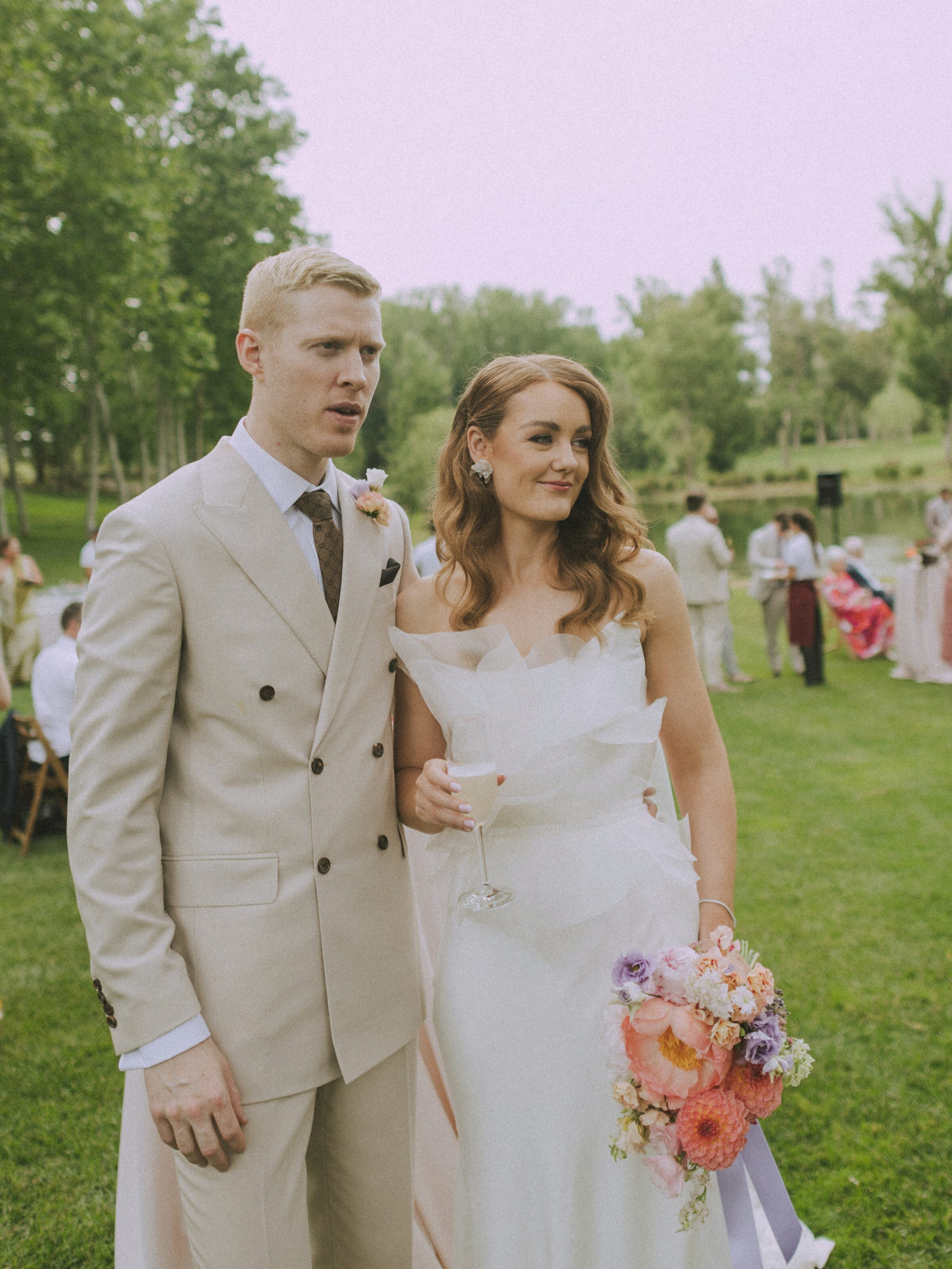 Wedding photographer in Barcelona at La Farinera with candid wedding photography