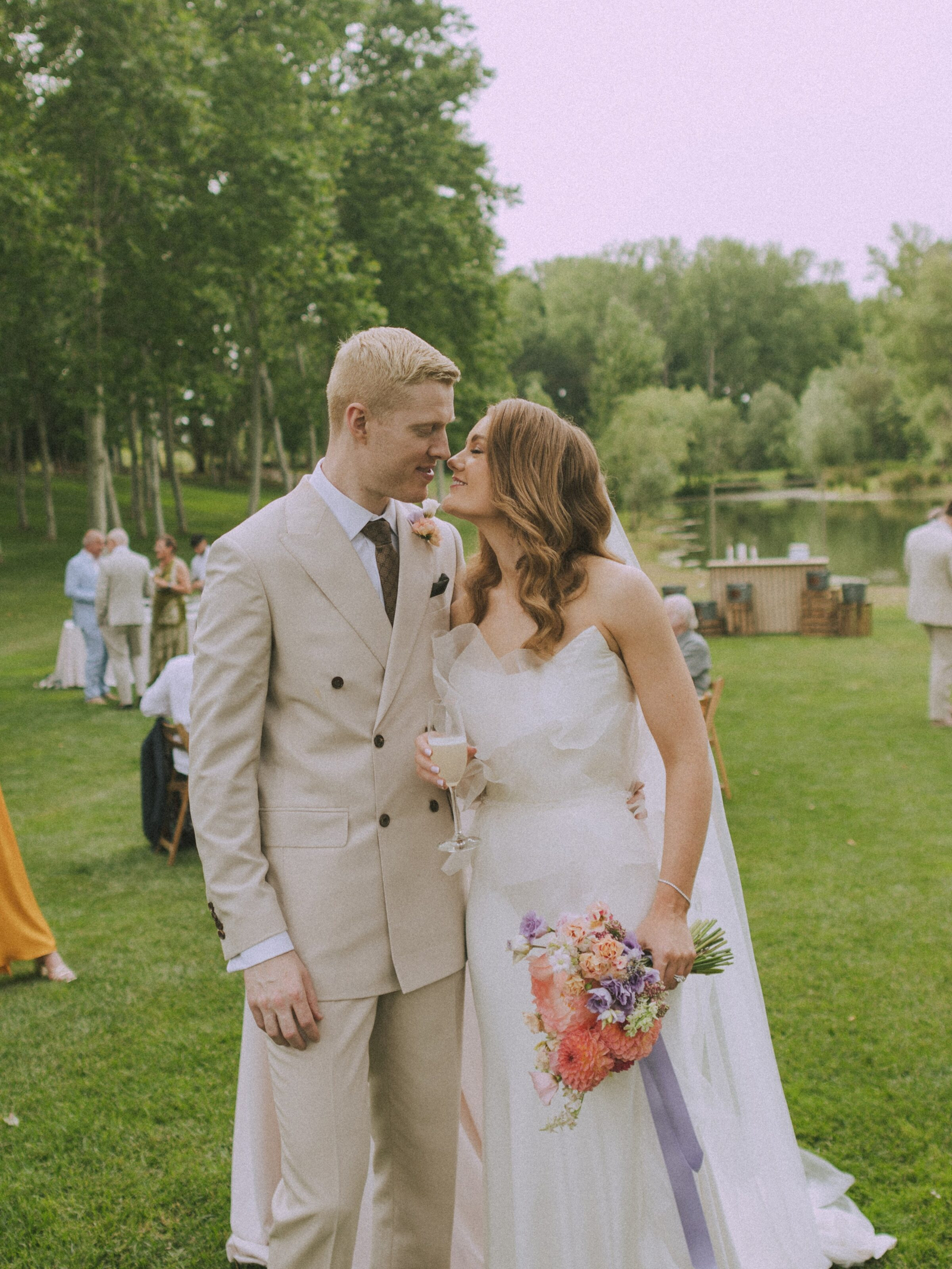 Wedding photographer in Barcelona at La Farinera with analog photography