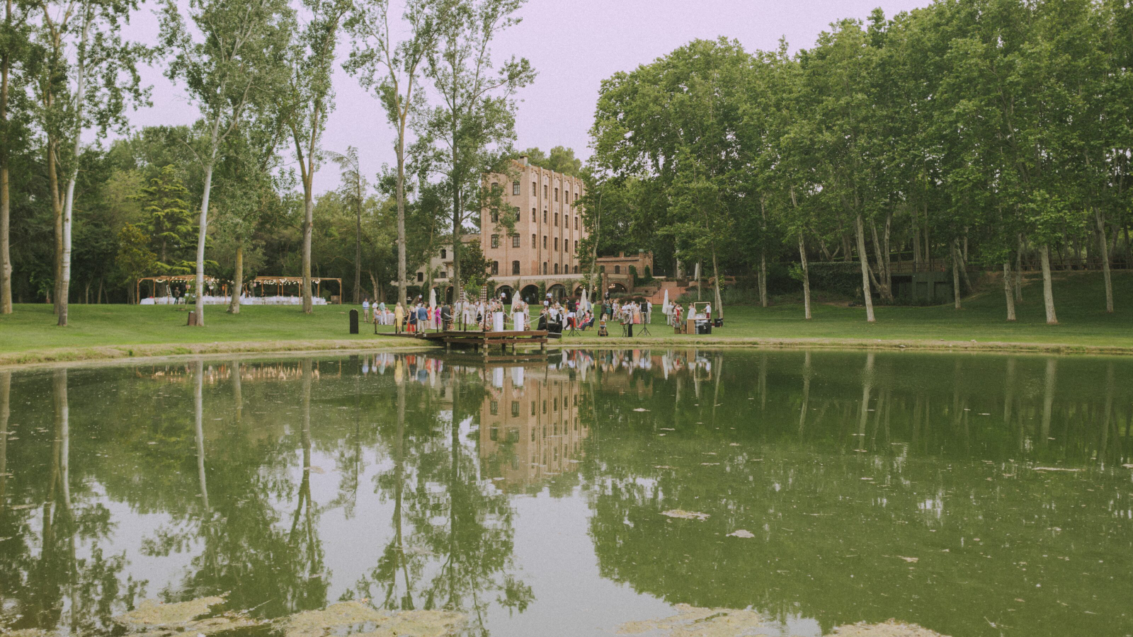 Real wedding photographer at La Farinera capturing genuine moments, Barcelona