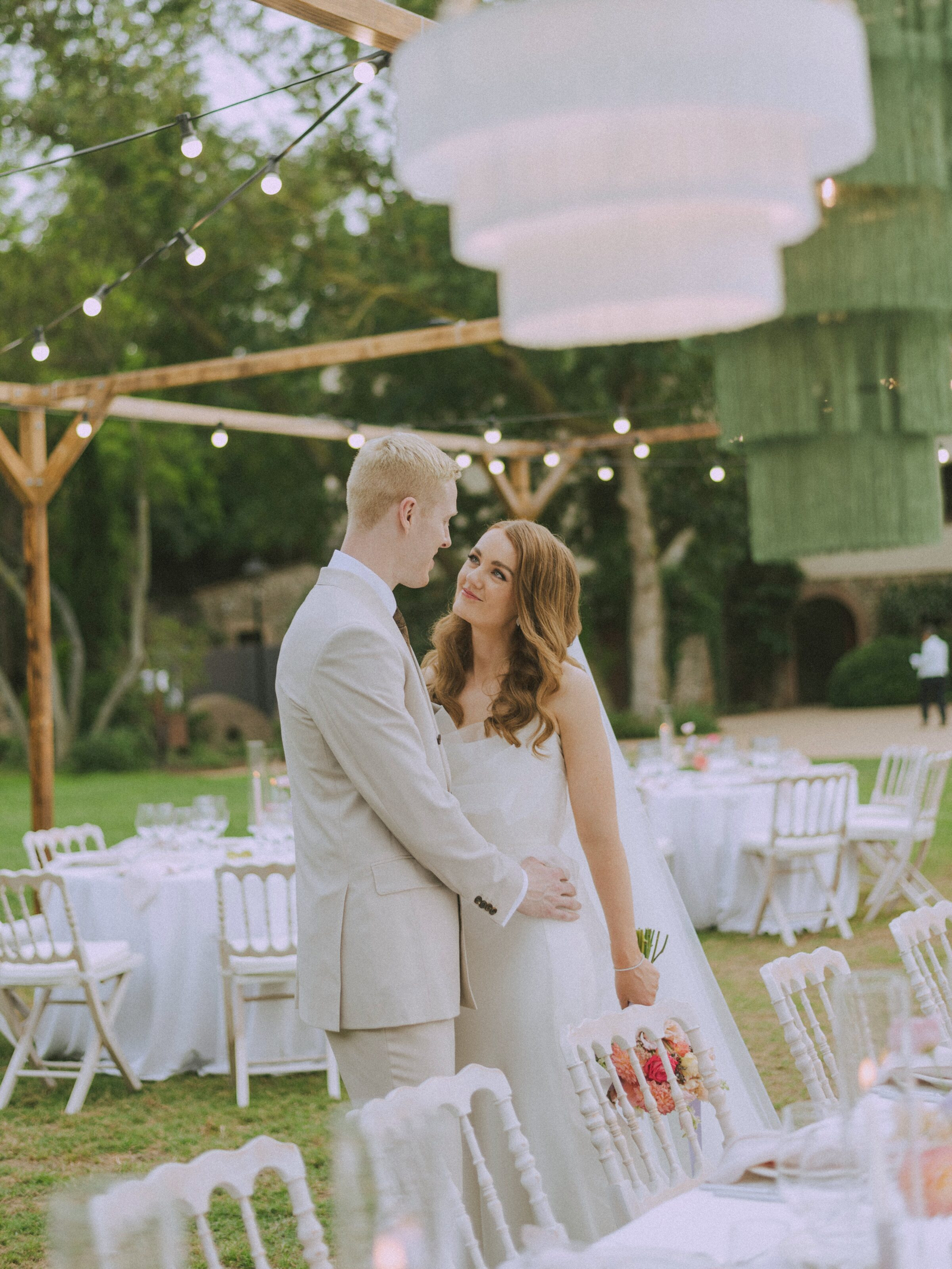 Wedding photographer in Barcelona at La Farinera with professional wedding style Spain