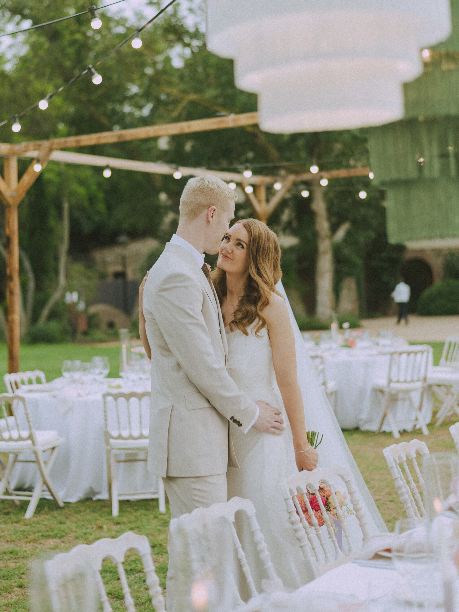 Wedding photographer in Barcelona at La Farinera with real wedding style Spain