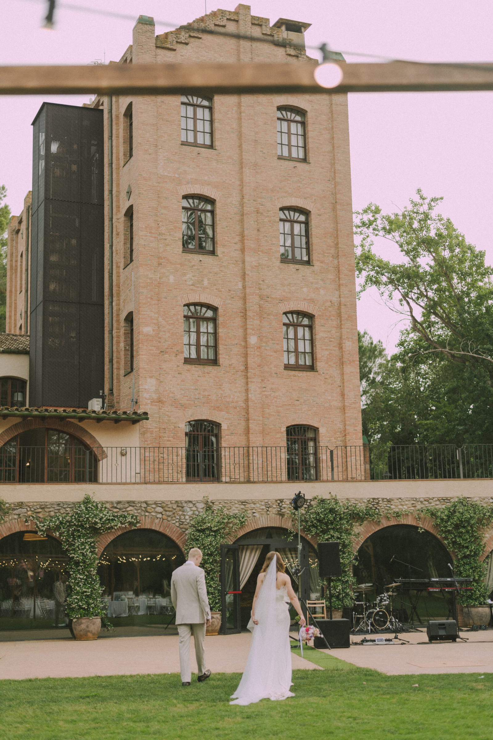 Wedding photographer in Barcelona at La Farinera with analog wedding photography Spain
