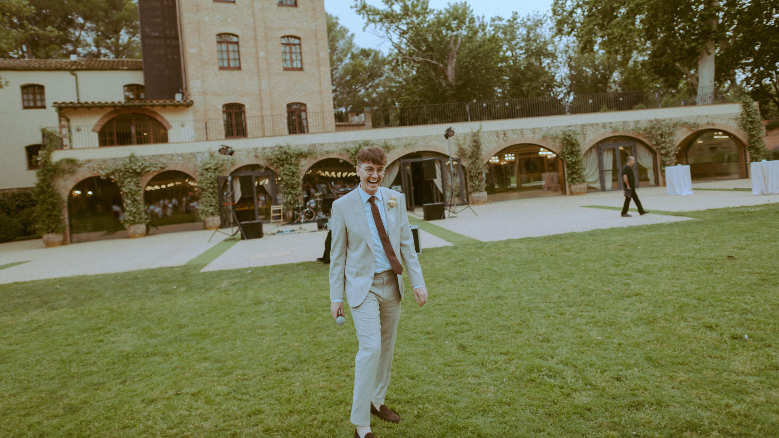 Wedding photographer in Barcelona at La Farinera with authentic wedding photography Barcelona