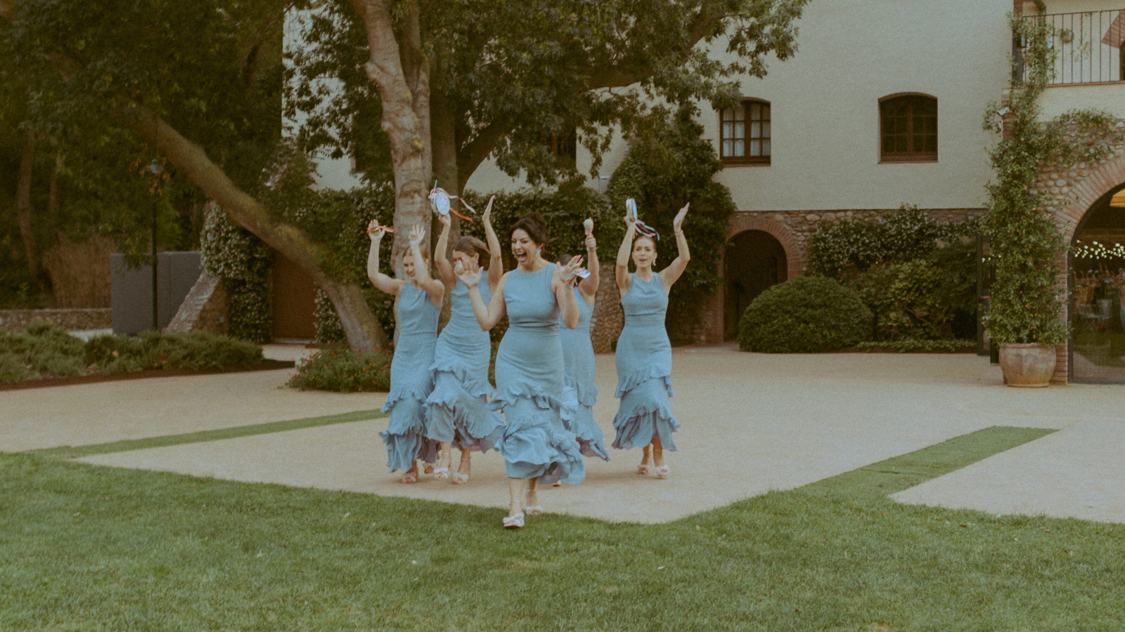 Wedding photographer in Barcelona at La Farinera with candid wedding photographer