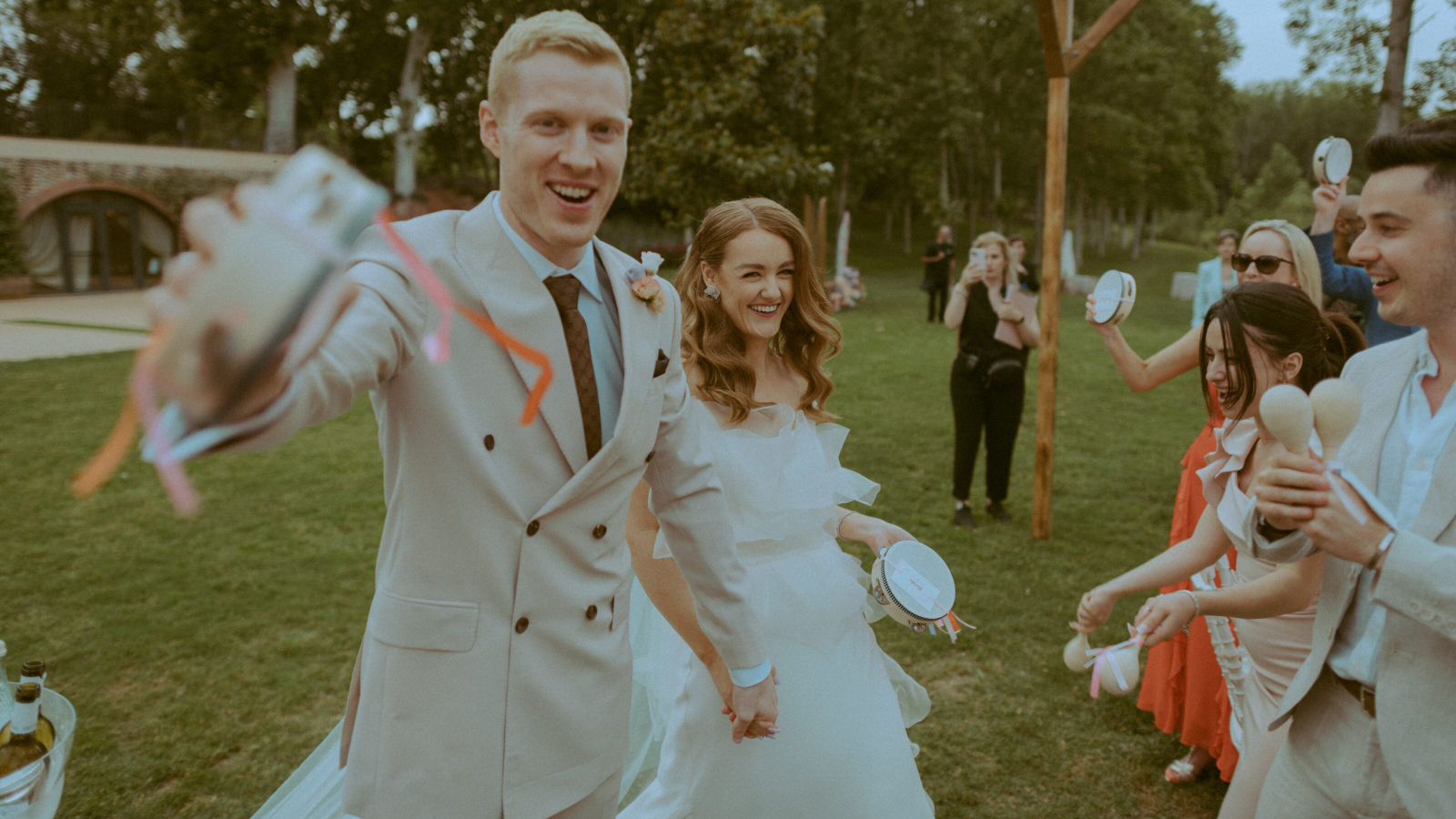 Wedding photographer in Barcelona at La Farinera with analog wedding style