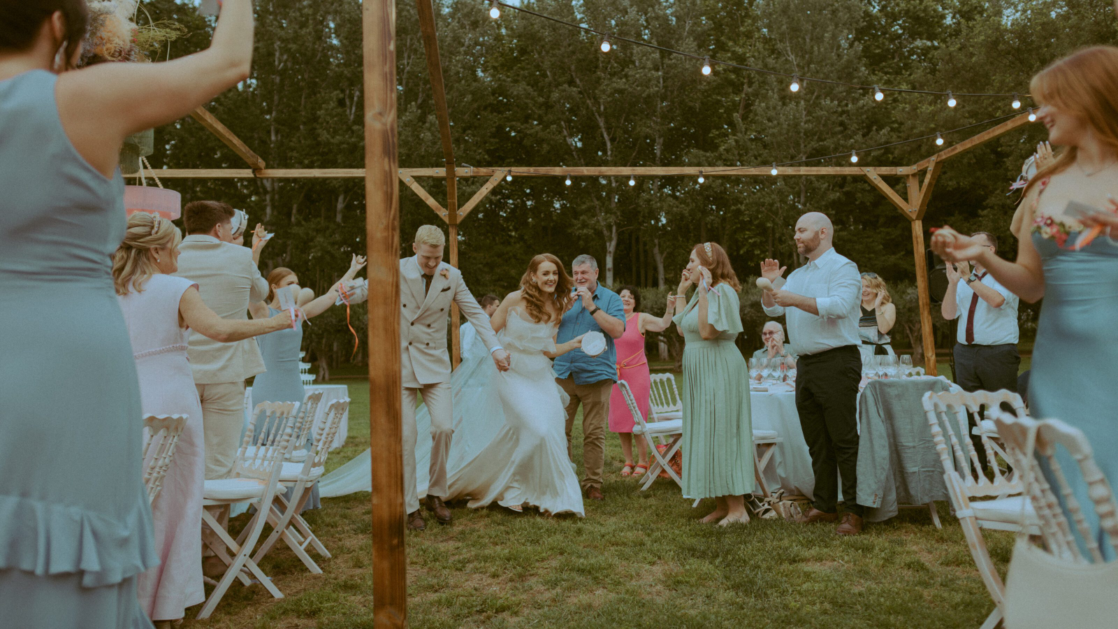 Wedding photographer in Barcelona at La Farinera with film wedding style