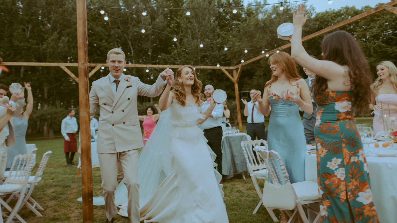 Wedding photographer in Barcelona at La Farinera with analog wedding photography
