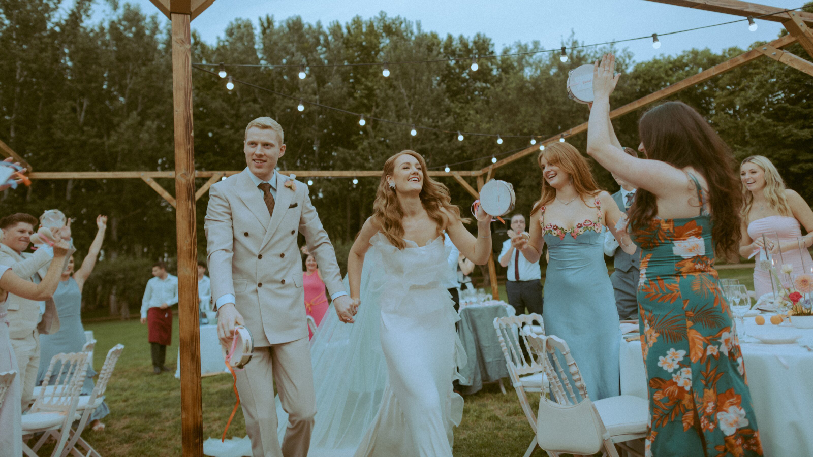 Wedding photographer in Barcelona at La Farinera with real wedding photography