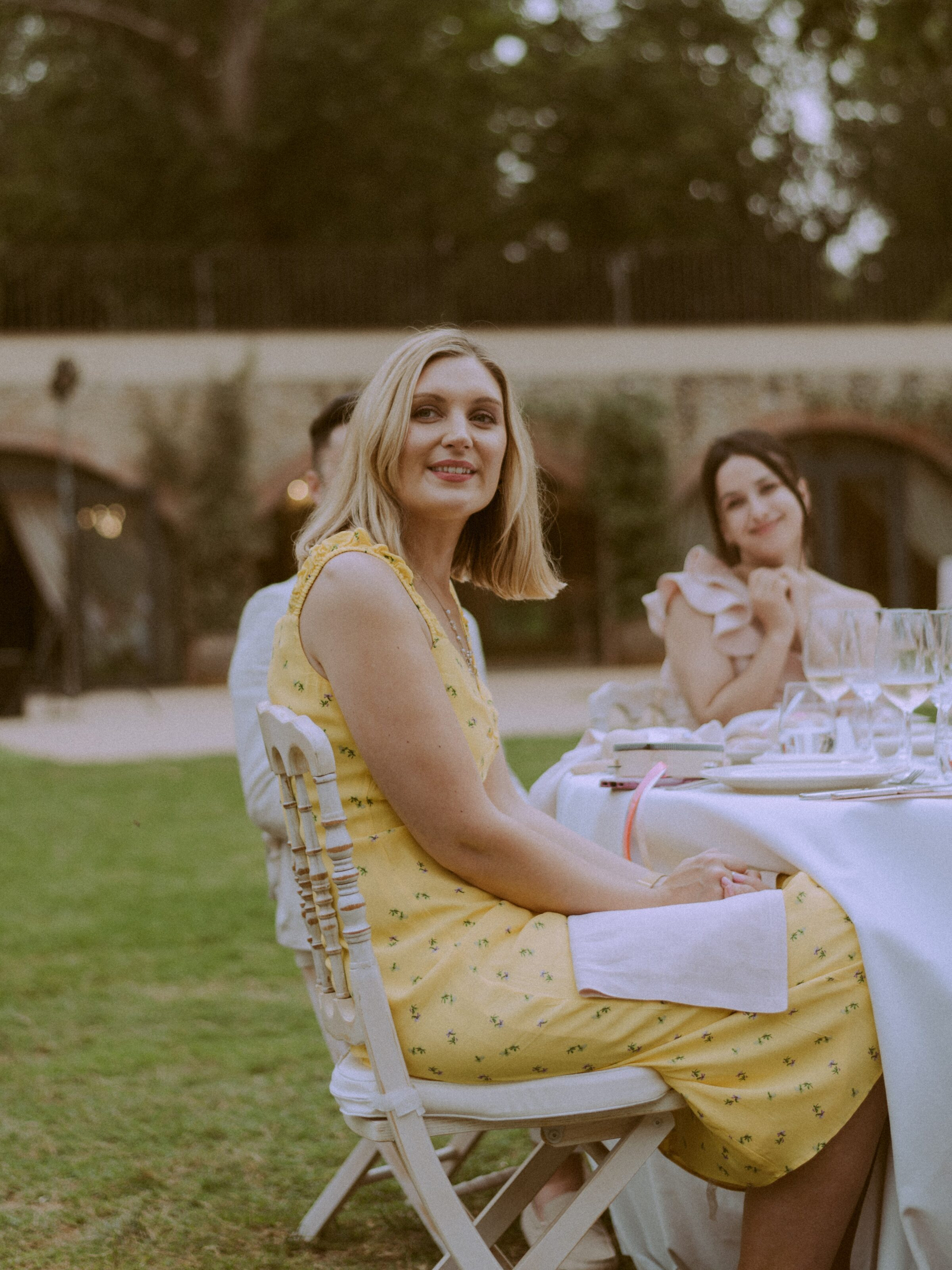 Wedding photographer in Barcelona at La Farinera with vintage style