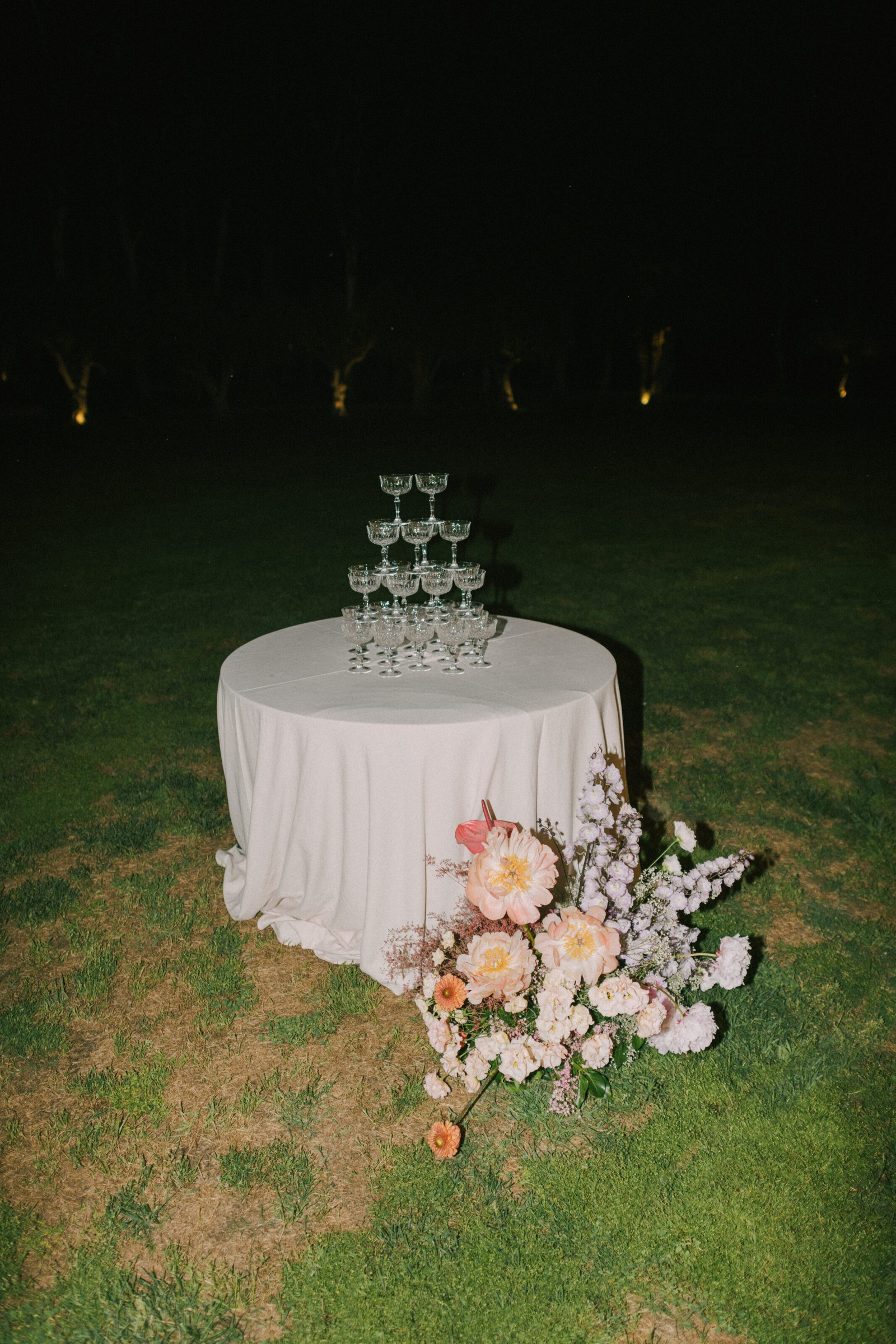 Wedding photographer in Barcelona at La Farinera with real wedding look Catalonia