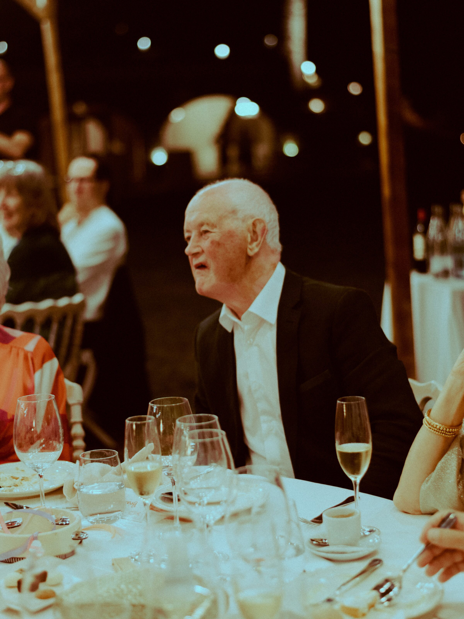 Wedding photographer in Barcelona at La Farinera with real wedding look Spain