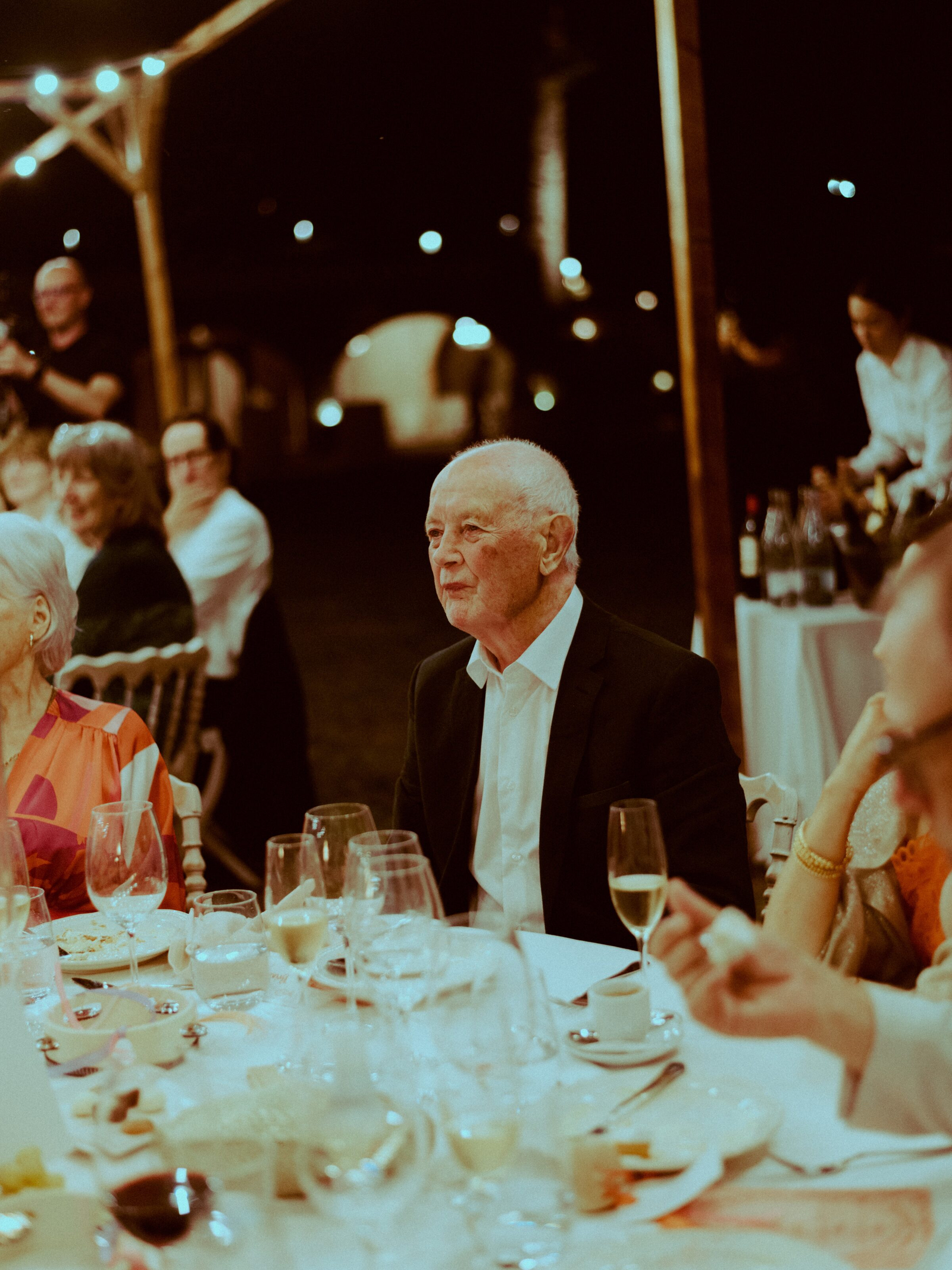Wedding photographer in Barcelona at La Farinera with candid wedding look Spain