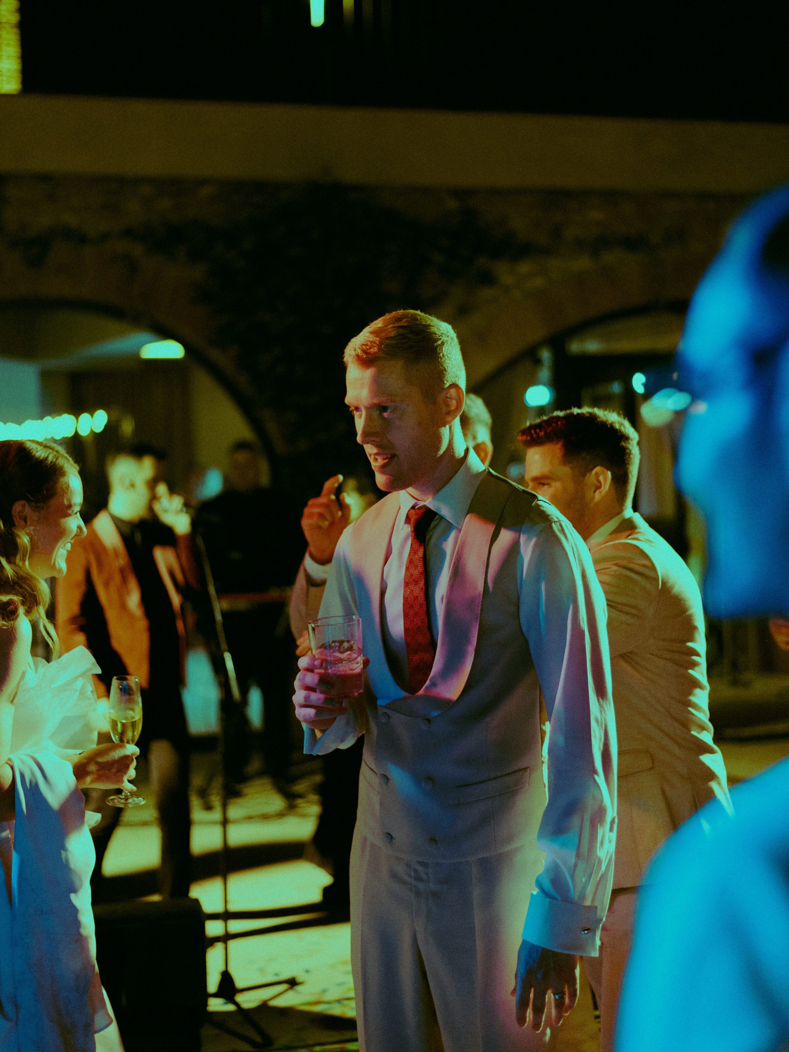 Wedding photographer in Barcelona at La Farinera with vintage wedding look Barcelona
