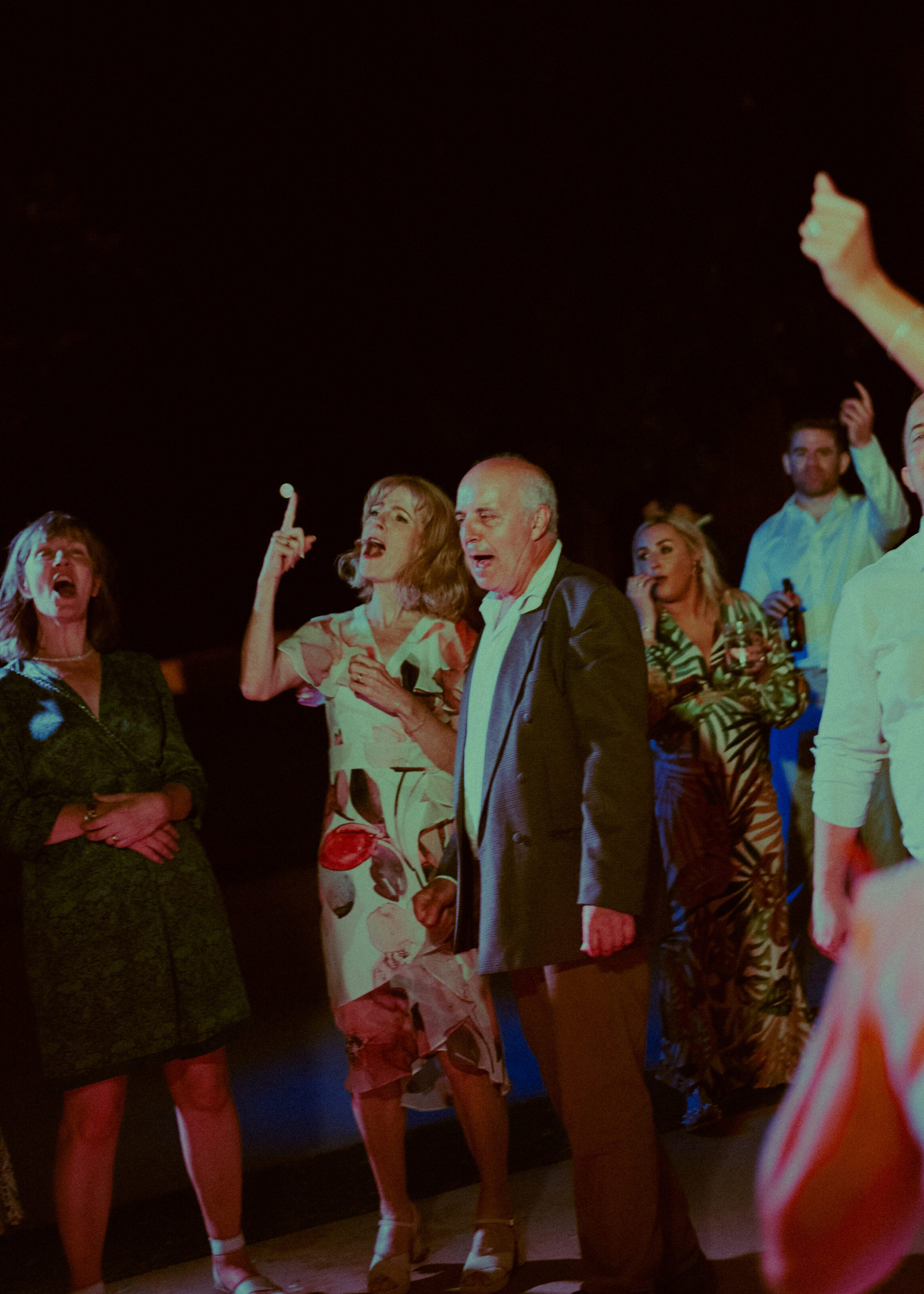 Wedding photographer in Barcelona at La Farinera with candid photography