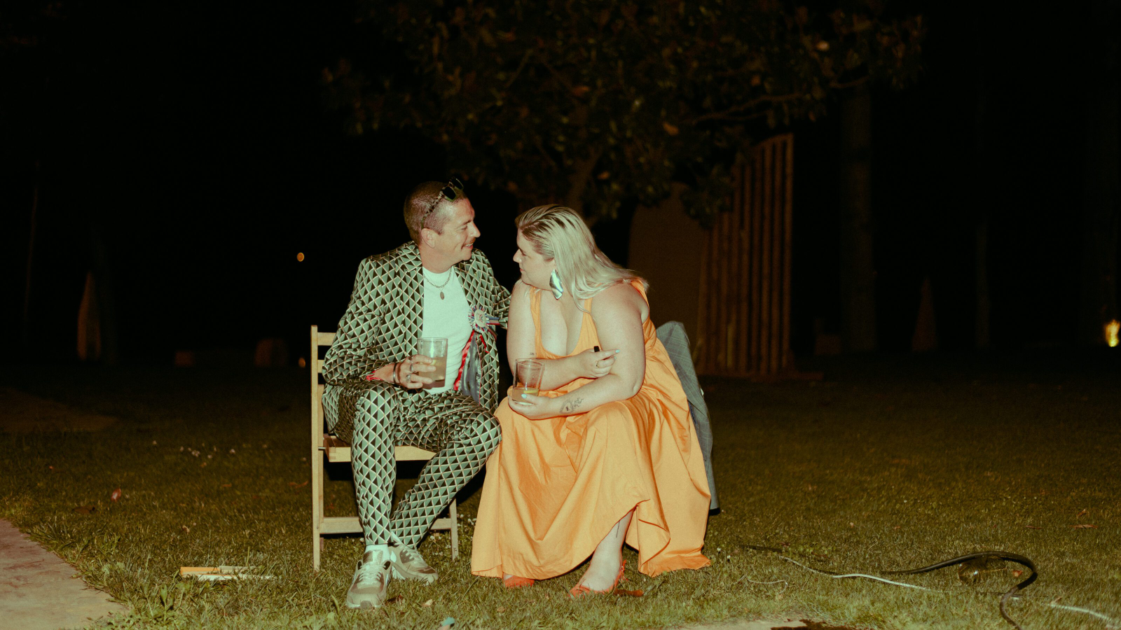 Wedding photographer in Barcelona at La Farinera with authentic style