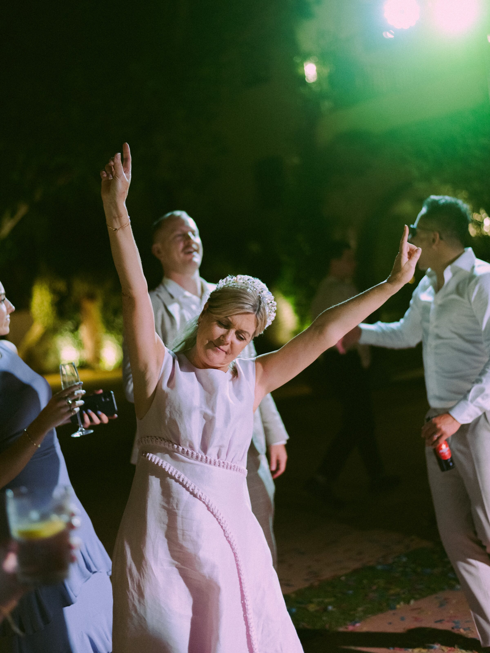 Wedding photographer in Barcelona at La Farinera with real emotions