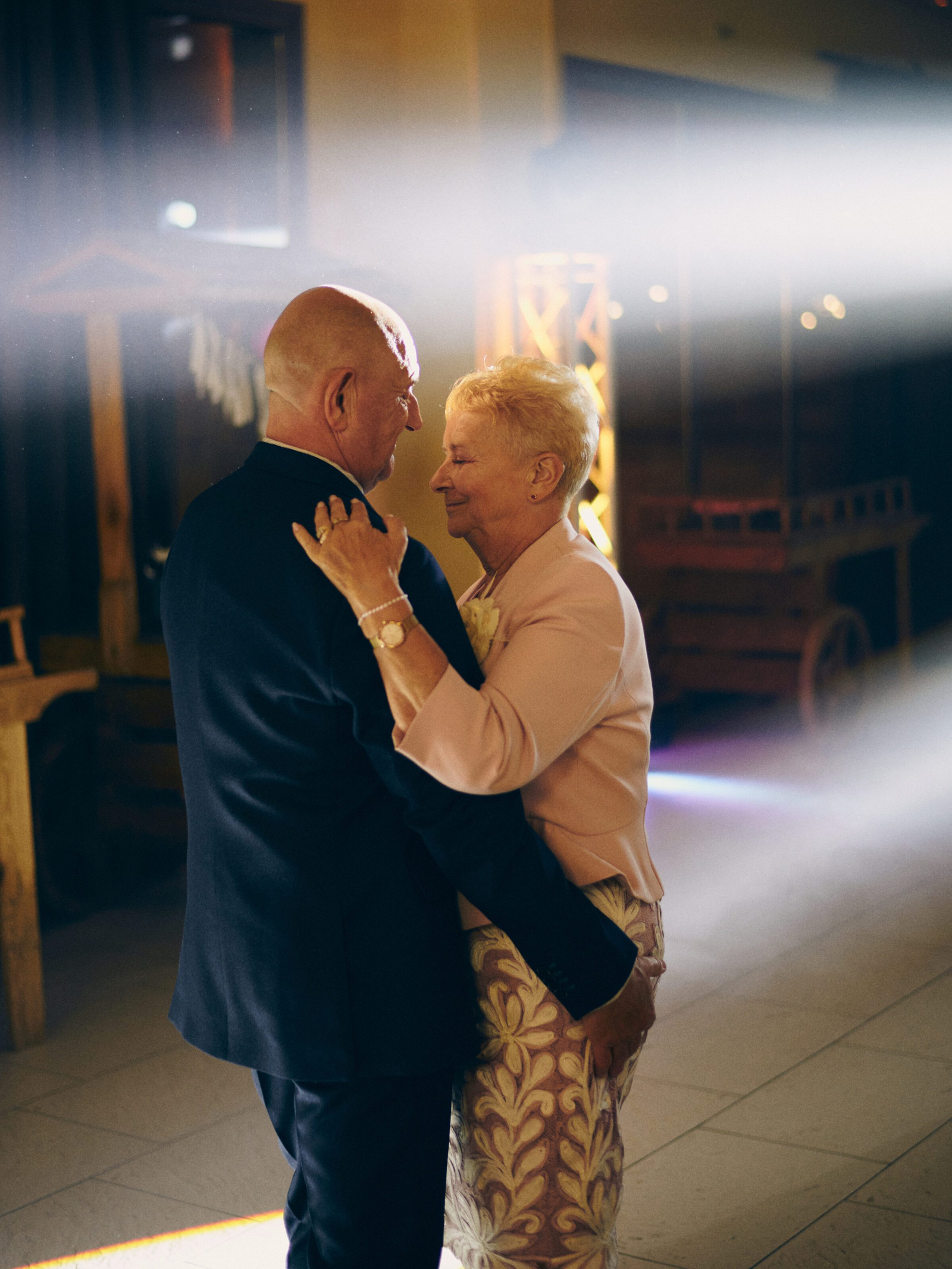 Capturando el amor: Sesión de fotos de boda en Barcelona