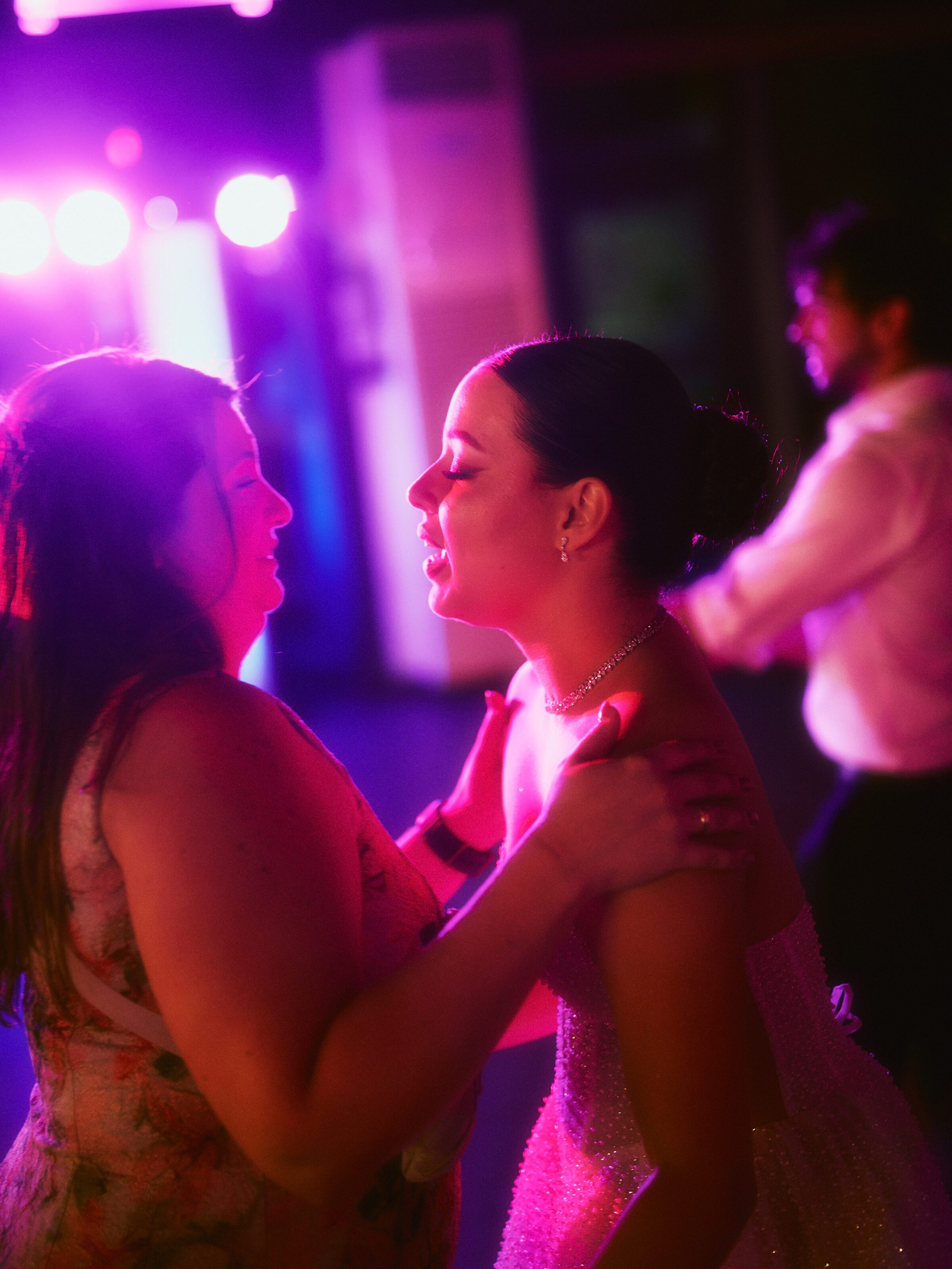 Wedding photographer Barcelona Bridal avenue