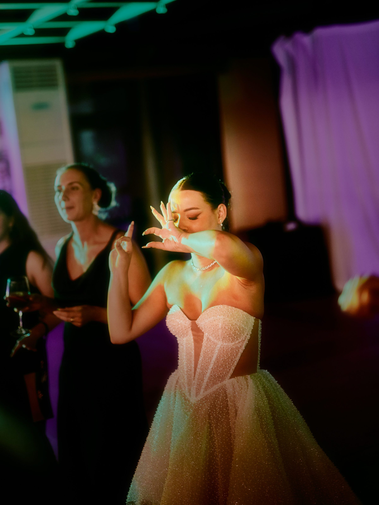 Wedding photographer Barcelona Bridal avenue